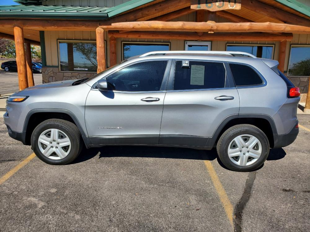 2014 Silver Jeep Cherokee Latitude (1C4PJMCSXEW) with an 3.2L V6 24 Valve VVT engine, 9-Speed Automatic transmission, located at 1600 E Hwy 44, Rapid City, SD, 57703, (605) 716-7878, 44.070232, -103.171410 - Photo #3