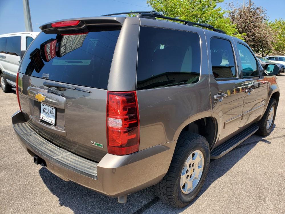 2012 Gray /Black Chevrolet Tahoe LS (1GNSKAE08CR) with an 5.3L V-8 Vortec SFI engine, 6-Speed Automatic, Electronically Controlled transmission, located at 1600 E Hwy 44, Rapid City, SD, 57703, (605) 716-7878, 44.070232, -103.171410 - Photo #5