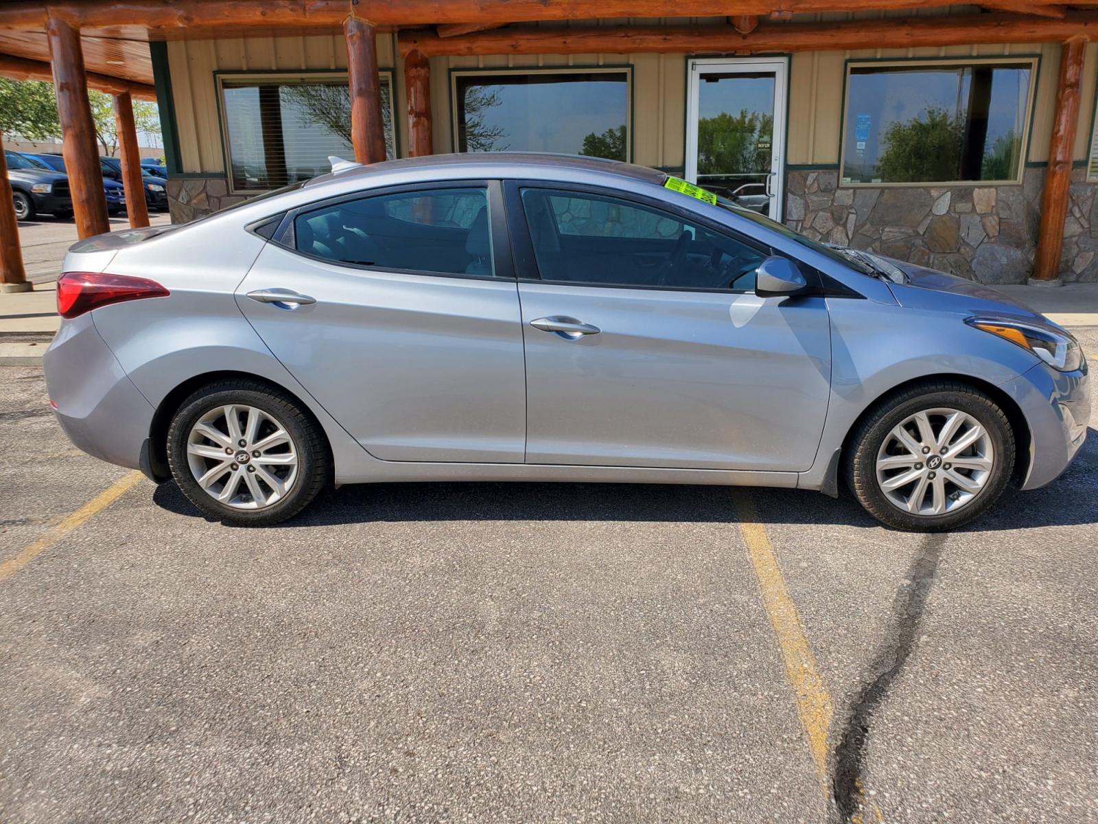 2015 Gray /Gray Hyundai Elantra SE (5NPDH4AE0FH) with an 1.8L 4 Cyl engine, 6-Speed Automatic transmission, located at 1600 E Hwy 44, Rapid City, SD, 57703, (605) 716-7878, 44.070232, -103.171410 - Photo #4