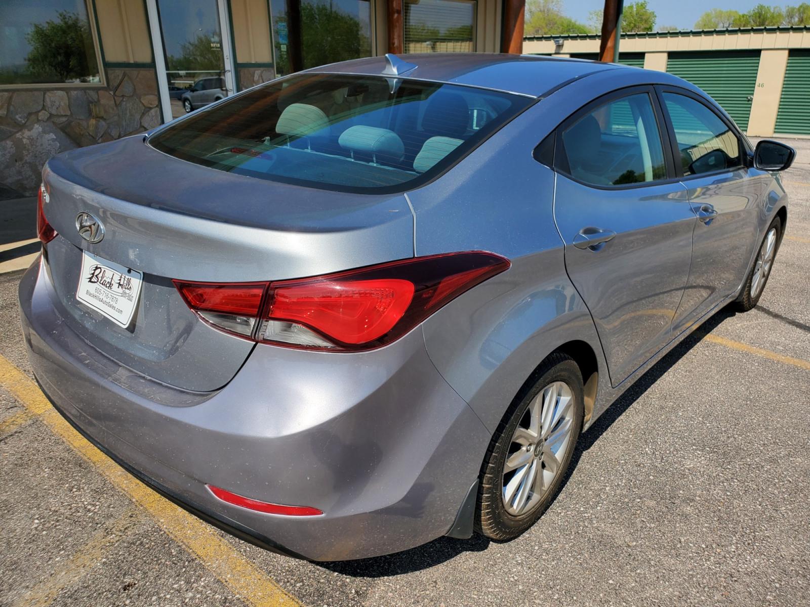 2015 Gray /Gray Hyundai Elantra SE (5NPDH4AE0FH) with an 1.8L 4 Cyl engine, 6-Speed Automatic transmission, located at 1600 E Hwy 44, Rapid City, SD, 57703, (605) 716-7878, 44.070232, -103.171410 - Photo #5