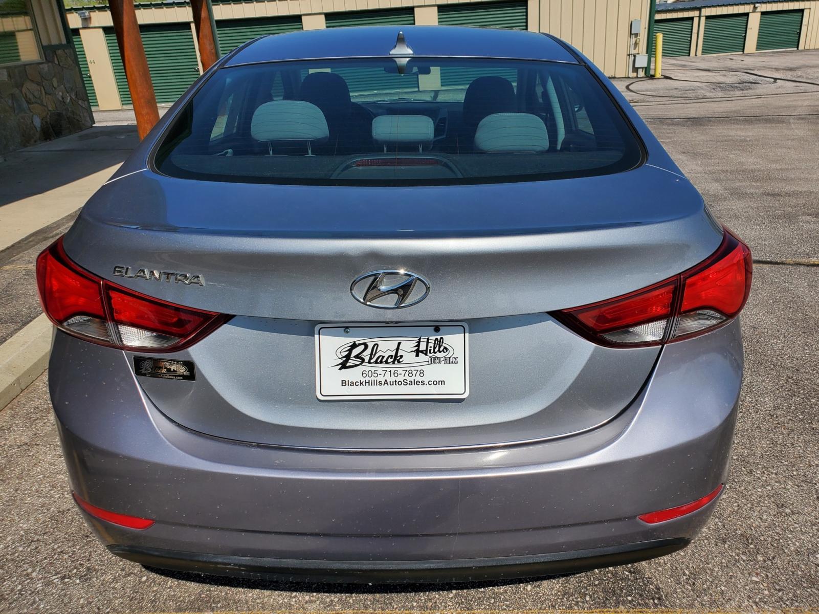 2015 Gray /Gray Hyundai Elantra SE (5NPDH4AE0FH) with an 1.8L 4 Cyl engine, 6-Speed Automatic transmission, located at 1600 E Hwy 44, Rapid City, SD, 57703, (605) 716-7878, 44.070232, -103.171410 - Photo #6