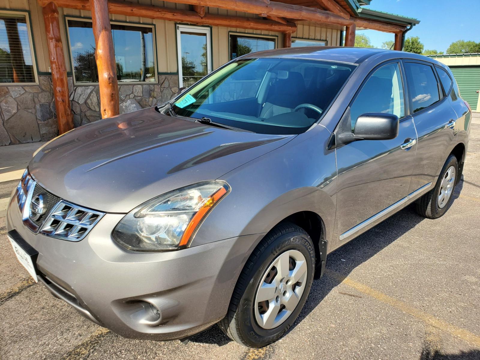 2014 Gray /Gray Nissan Rogue Select S (JN8AS5MV0EW) with an 2.5L 4 Cyl engine, 1-Speed CVT w/ OD transmission, located at 1600 E Hwy 44, Rapid City, SD, 57703, (605) 716-7878, 44.070232, -103.171410 - Photo #2