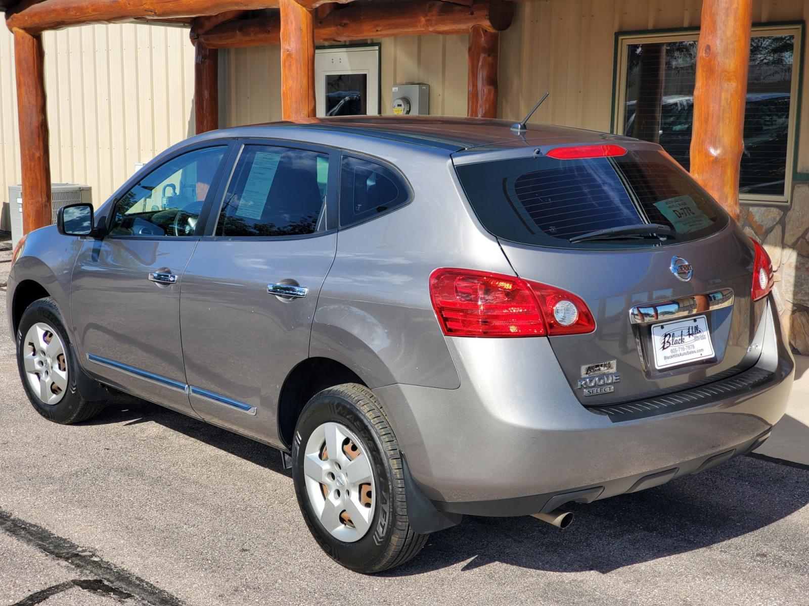 2014 Gray /Gray Nissan Rogue Select S (JN8AS5MV0EW) with an 2.5L 4 Cyl engine, 1-Speed CVT w/ OD transmission, located at 1600 E Hwy 44, Rapid City, SD, 57703, (605) 716-7878, 44.070232, -103.171410 - Photo #5