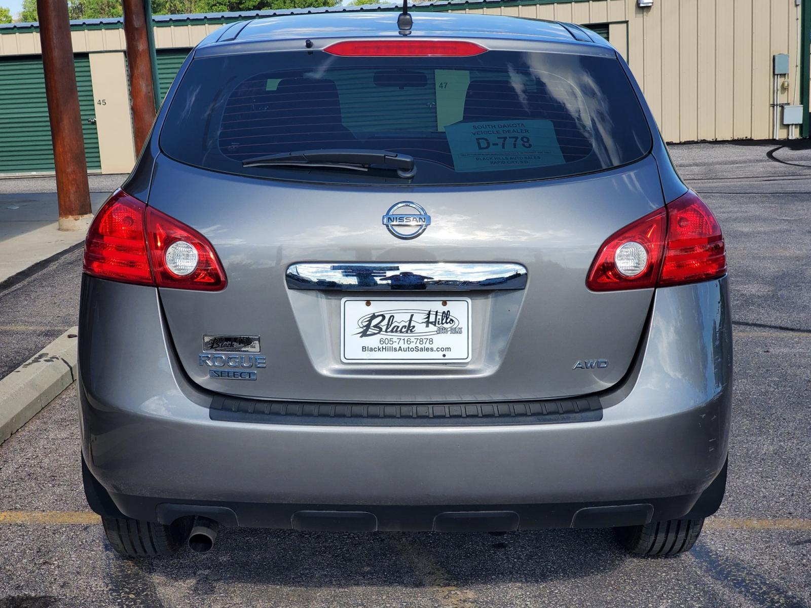 2014 Gray /Gray Nissan Rogue Select S (JN8AS5MV0EW) with an 2.5L 4 Cyl engine, 1-Speed CVT w/ OD transmission, located at 1600 E Hwy 44, Rapid City, SD, 57703, (605) 716-7878, 44.070232, -103.171410 - Photo #6