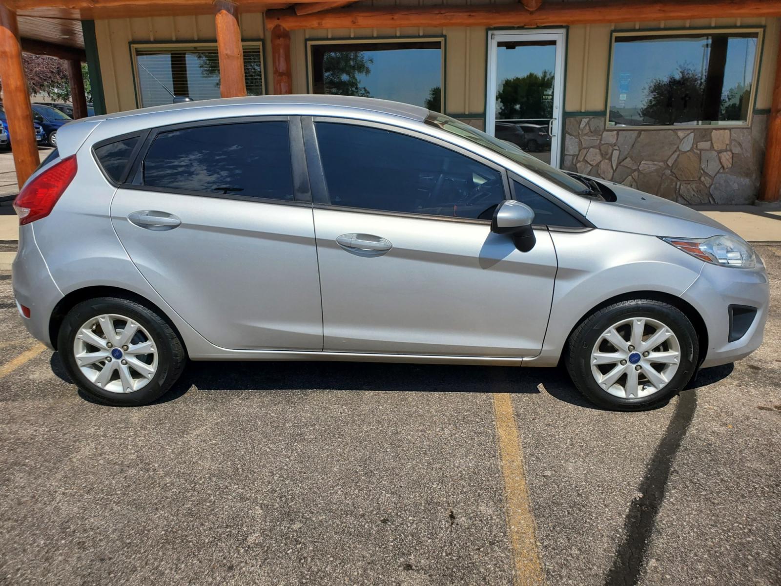 2012 Silver /Black Ford Fiesta SE (3FADP4EJ5CM) with an 1.6l 4Cyl TI-VCT engine, 6-Speed Poweshift transmission, located at 1600 E Hwy 44, Rapid City, SD, 57703, (605) 716-7878, 44.070232, -103.171410 - Photo #3