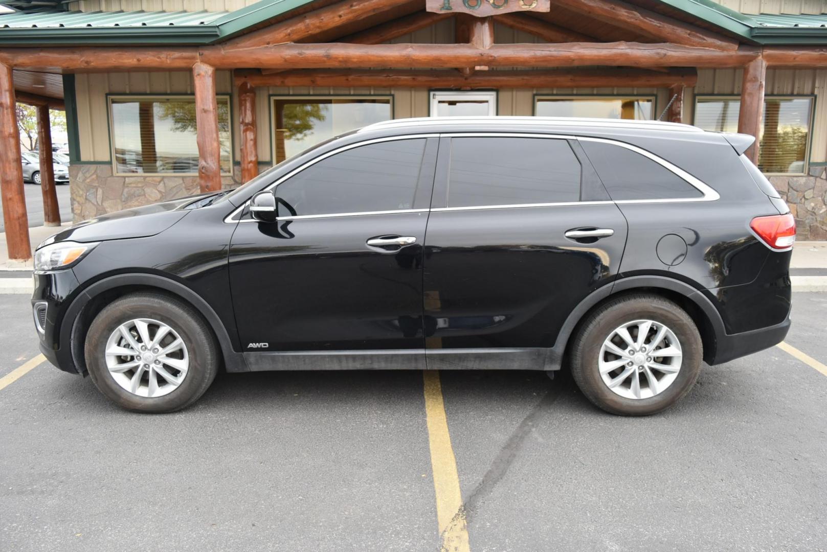 2017 Black Kia Sorento LX (5XYPGDA37HG) with an 2.4L 4 Cyl engine, 6-Speed Automatic w/OD transmission, located at 1600 E Hwy 44, Rapid City, SD, 57703, (605) 716-7878, 44.070232, -103.171410 - Photo#3