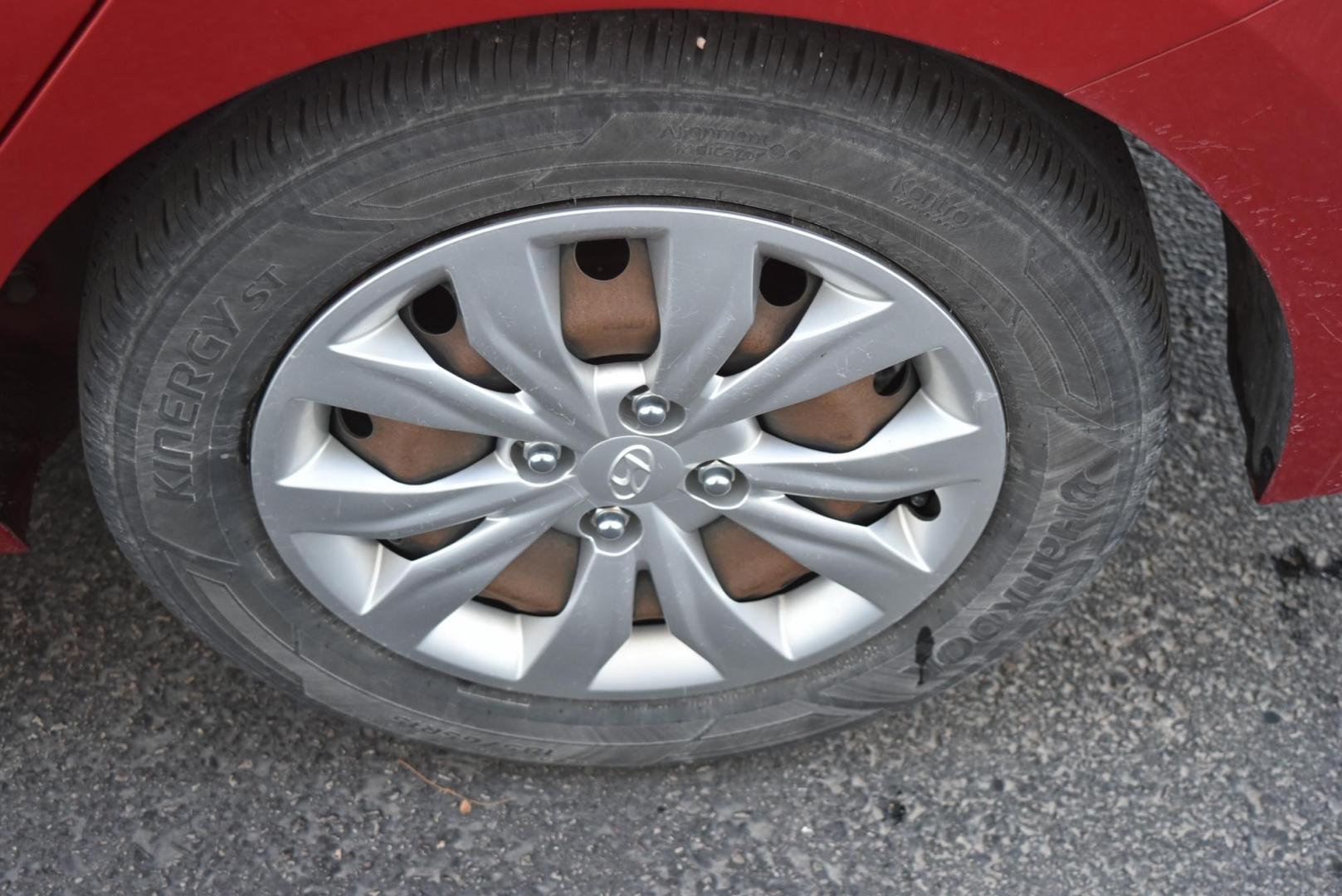 2018 Red /Gray Hyundai Accent SE (3KPC24A36JE) with an 1.6L 4 Cyl engine, 6-Speed Automatic transmission, located at 1600 E Hwy 44, Rapid City, SD, 57703, (605) 716-7878, 44.070232, -103.171410 - Photo#24