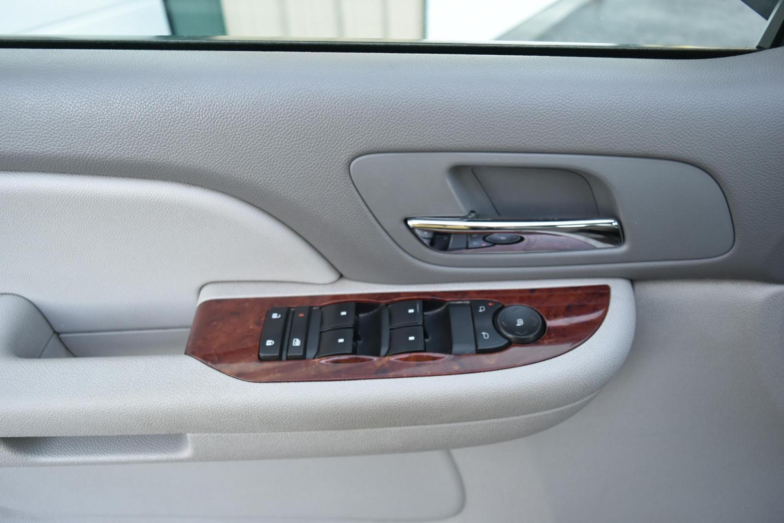 2009 Maroon /Tan Chevrolet Suburban LT (1GNFK26339J) with an 5.3L Vortec V8 SFI with Active Fuel Management engine, 6-Speed Automatic transmission, located at 1600 E Hwy 44, Rapid City, SD, 57703, (605) 716-7878, 44.070232, -103.171410 - Photo#16