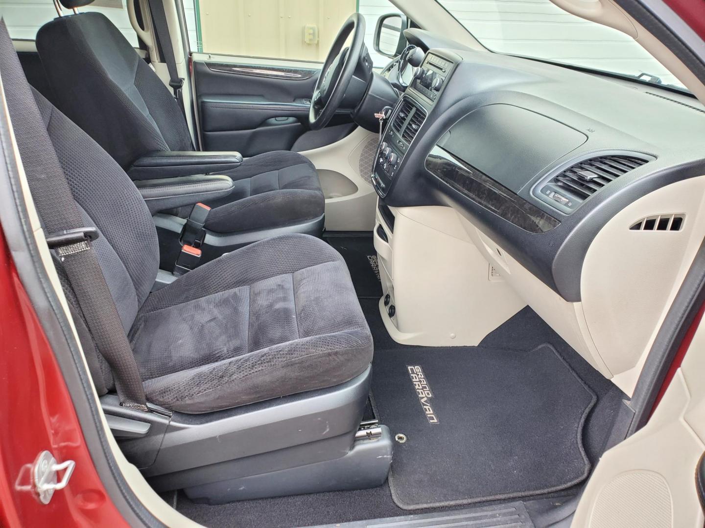 2014 Red /Black Dodge Grand Caravan SE (2C4RDGBG5ER) with an 3.6L V6 24V VVT engine, 6-Speed Automatic transmission, located at 1600 E Hwy 44, Rapid City, SD, 57703, (605) 716-7878, 44.070232, -103.171410 - Photo#10