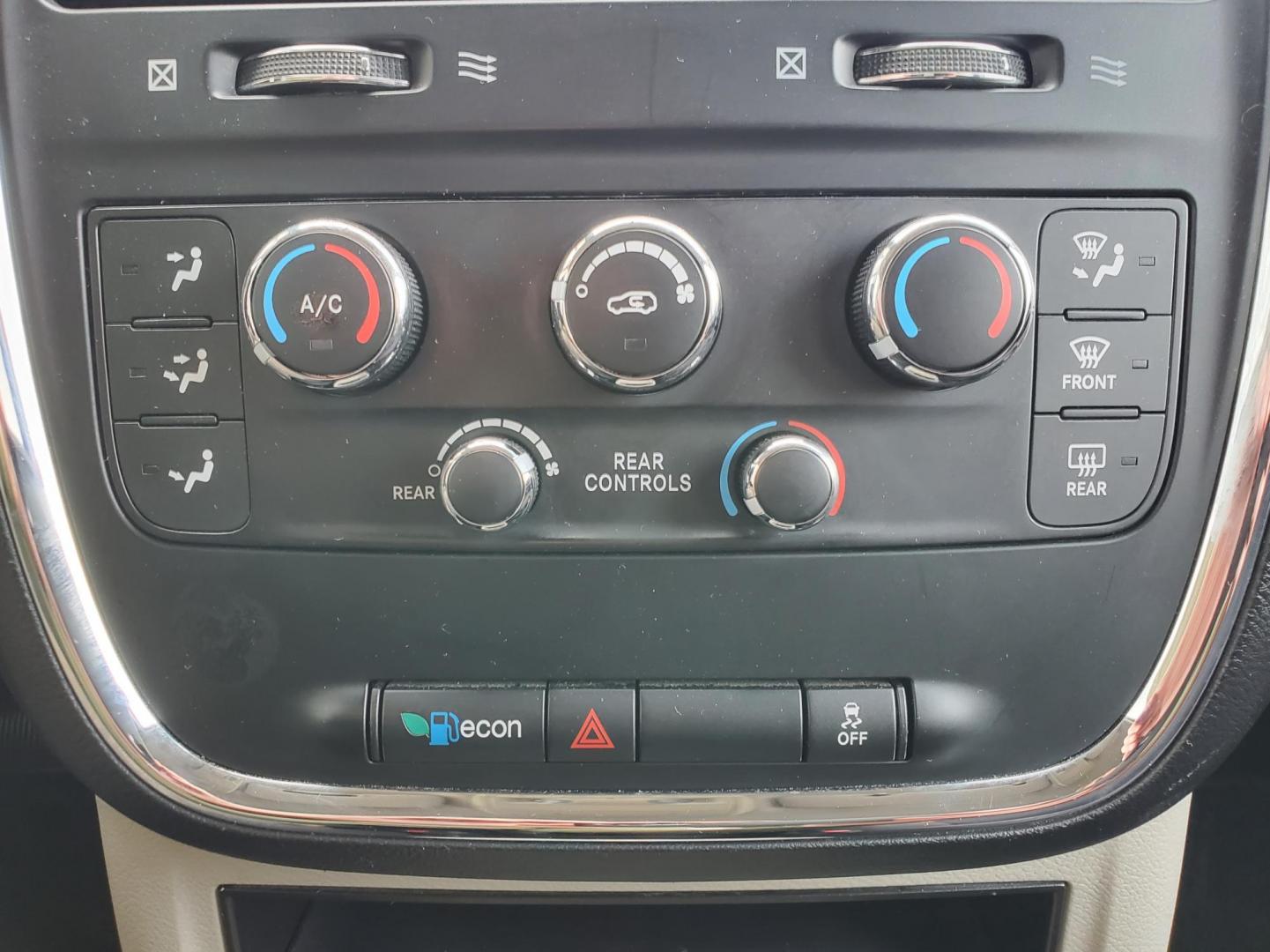 2014 Red /Black Dodge Grand Caravan SE (2C4RDGBG5ER) with an 3.6L V6 24V VVT engine, 6-Speed Automatic transmission, located at 1600 E Hwy 44, Rapid City, SD, 57703, (605) 716-7878, 44.070232, -103.171410 - Photo#20