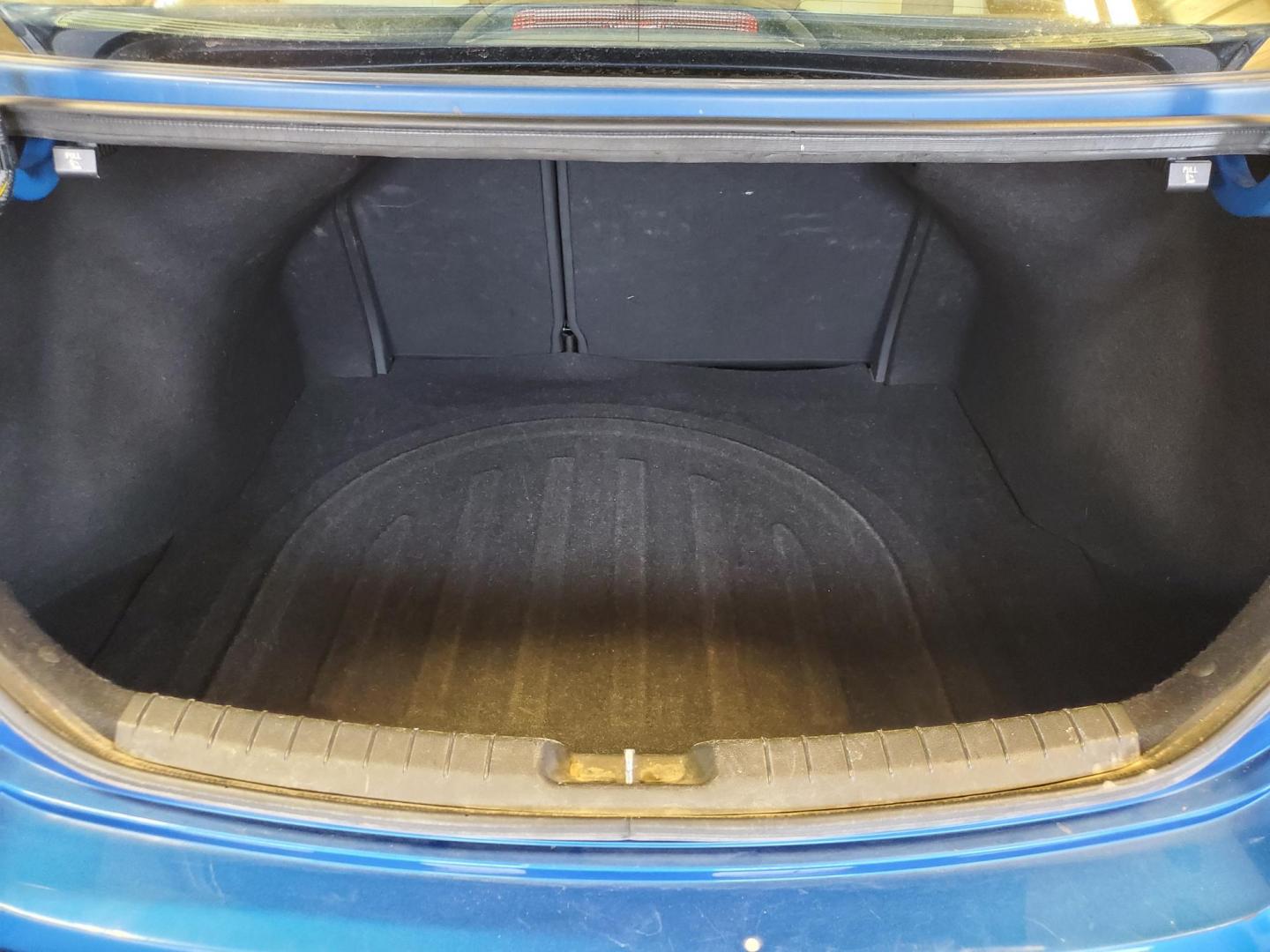 2018 Blue /Gray Hyundai Elantra SEL (5NPD84LF9JH) with an 2.0L 4 Cyl. engine, 6-Speed Automatic w/ OD transmission, located at 1600 E Hwy 44, Rapid City, SD, 57703, (605) 716-7878, 44.070232, -103.171410 - Photo#24