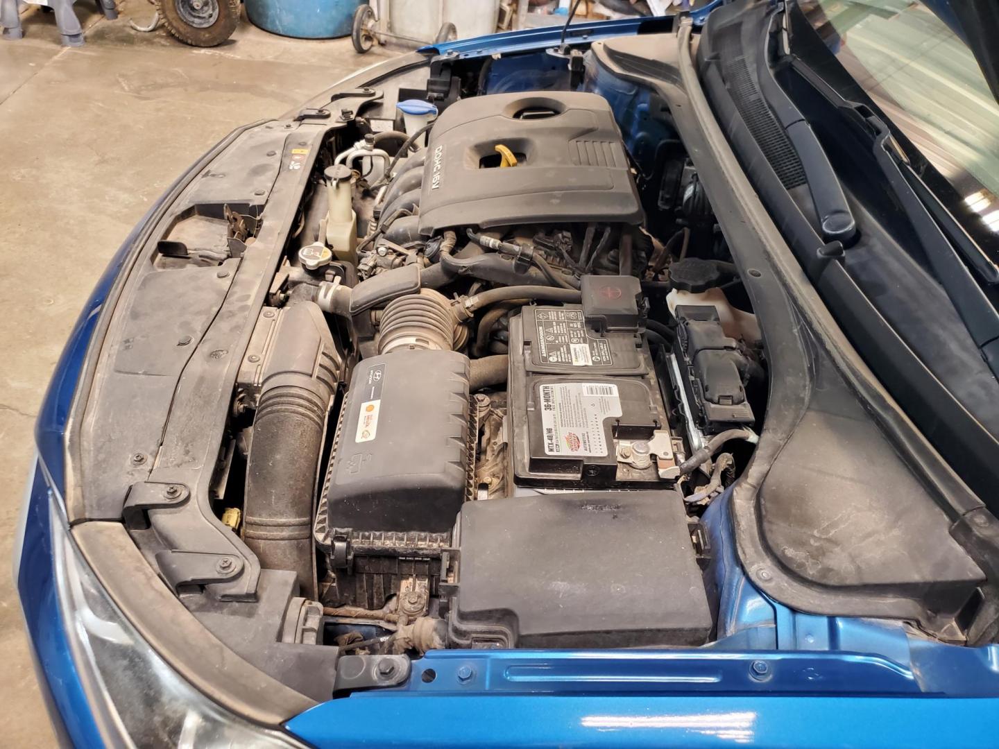 2018 Blue /Gray Hyundai Elantra SEL (5NPD84LF9JH) with an 2.0L 4 Cyl. engine, 6-Speed Automatic w/ OD transmission, located at 1600 E Hwy 44, Rapid City, SD, 57703, (605) 716-7878, 44.070232, -103.171410 - Photo#27