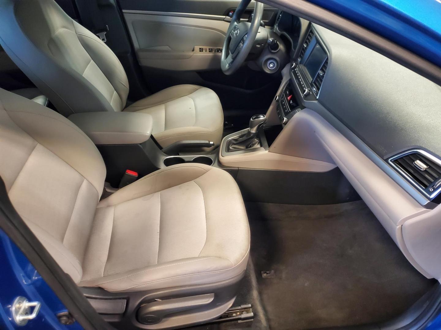 2018 Blue /Gray Hyundai Elantra SEL (5NPD84LF9JH) with an 2.0L 4 Cyl. engine, 6-Speed Automatic w/ OD transmission, located at 1600 E Hwy 44, Rapid City, SD, 57703, (605) 716-7878, 44.070232, -103.171410 - Photo#9