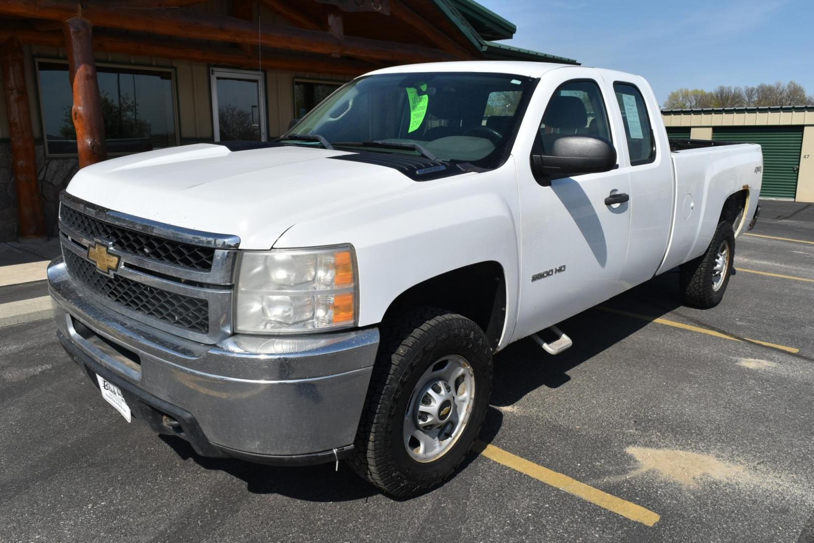 2011 White /Black Chevrolet Silverado 2500 HD Work Truck (1GC2KVCG1BZ) with an VORTEC 6.0L VARIABLE VALVE TIMING V8 SFI engine, 6-Speed Automatic, Heavy-Duty, Electronically Controlled transmission, located at 1600 E Hwy 44, Rapid City, SD, 57703, (605) 716-7878, 44.070232, -103.171410 - Photo#2