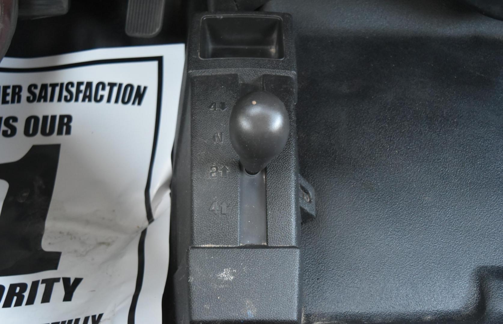 2011 White /Black Chevrolet Silverado 2500 HD Work Truck (1GC2KVCG1BZ) with an VORTEC 6.0L VARIABLE VALVE TIMING V8 SFI engine, 6-Speed Automatic, Heavy-Duty, Electronically Controlled transmission, located at 1600 E Hwy 44, Rapid City, SD, 57703, (605) 716-7878, 44.070232, -103.171410 - Photo#18