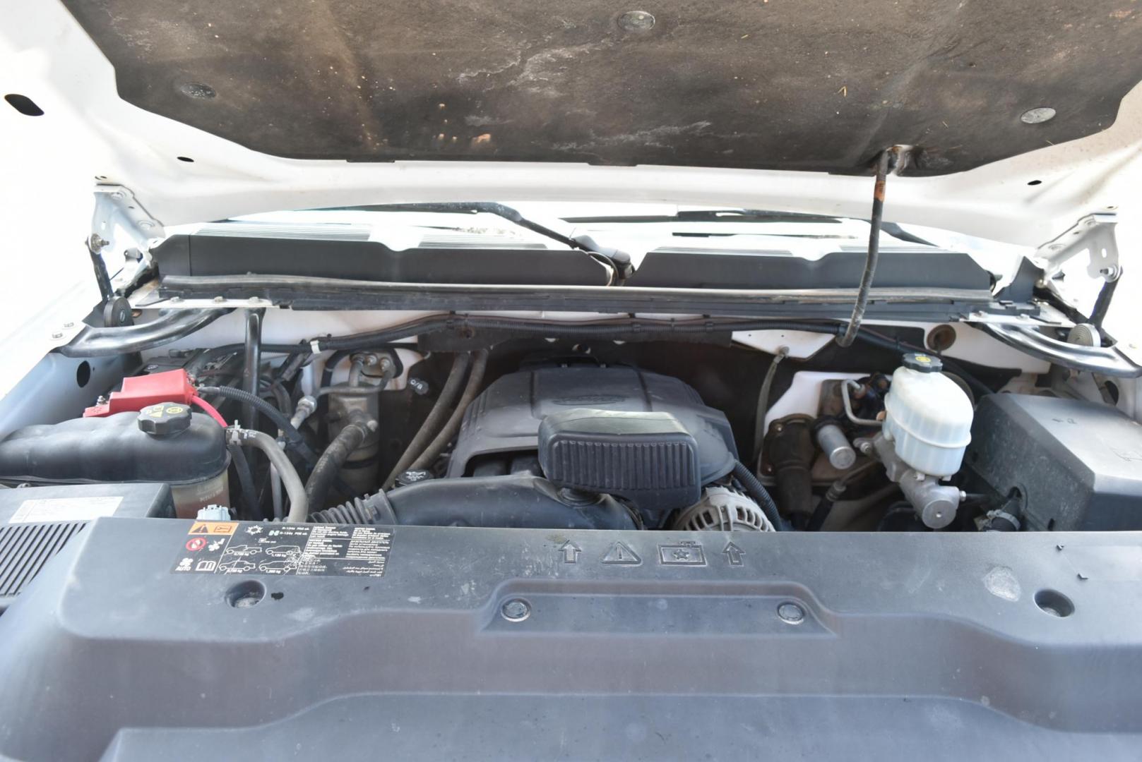 2011 White /Black Chevrolet Silverado 2500 HD Work Truck (1GC2KVCG1BZ) with an VORTEC 6.0L VARIABLE VALVE TIMING V8 SFI engine, 6-Speed Automatic, Heavy-Duty, Electronically Controlled transmission, located at 1600 E Hwy 44, Rapid City, SD, 57703, (605) 716-7878, 44.070232, -103.171410 - Photo#22