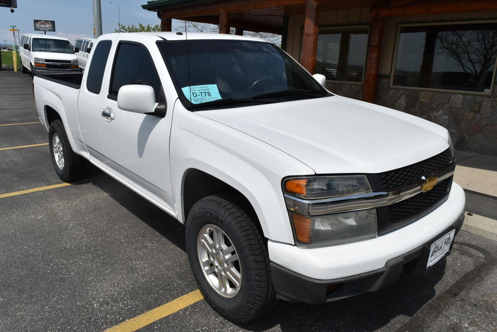 2011 White /Black Chevrolet Coloarado LT (1GCJTCFE4B8) with an 3.7L DOHC 5-CYLINDER SFI engine, 4-Speed Automatic, Electronically Controlled With Overdrive transmission, located at 1600 E Hwy 44, Rapid City, SD, 57703, (605) 716-7878, 44.070232, -103.171410 - Photo#0