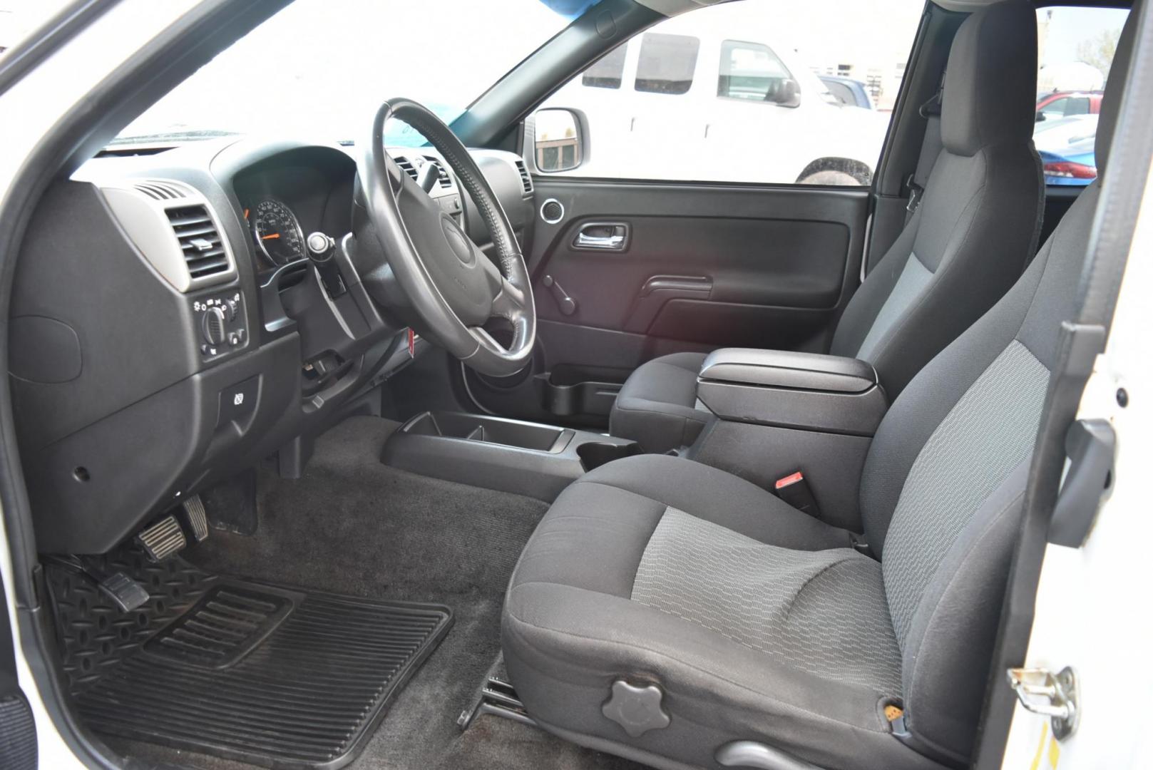 2011 White /Black Chevrolet Coloarado LT (1GCJTCFE4B8) with an 3.7L DOHC 5-CYLINDER SFI engine, 4-Speed Automatic, Electronically Controlled With Overdrive transmission, located at 1600 E Hwy 44, Rapid City, SD, 57703, (605) 716-7878, 44.070232, -103.171410 - Photo#8