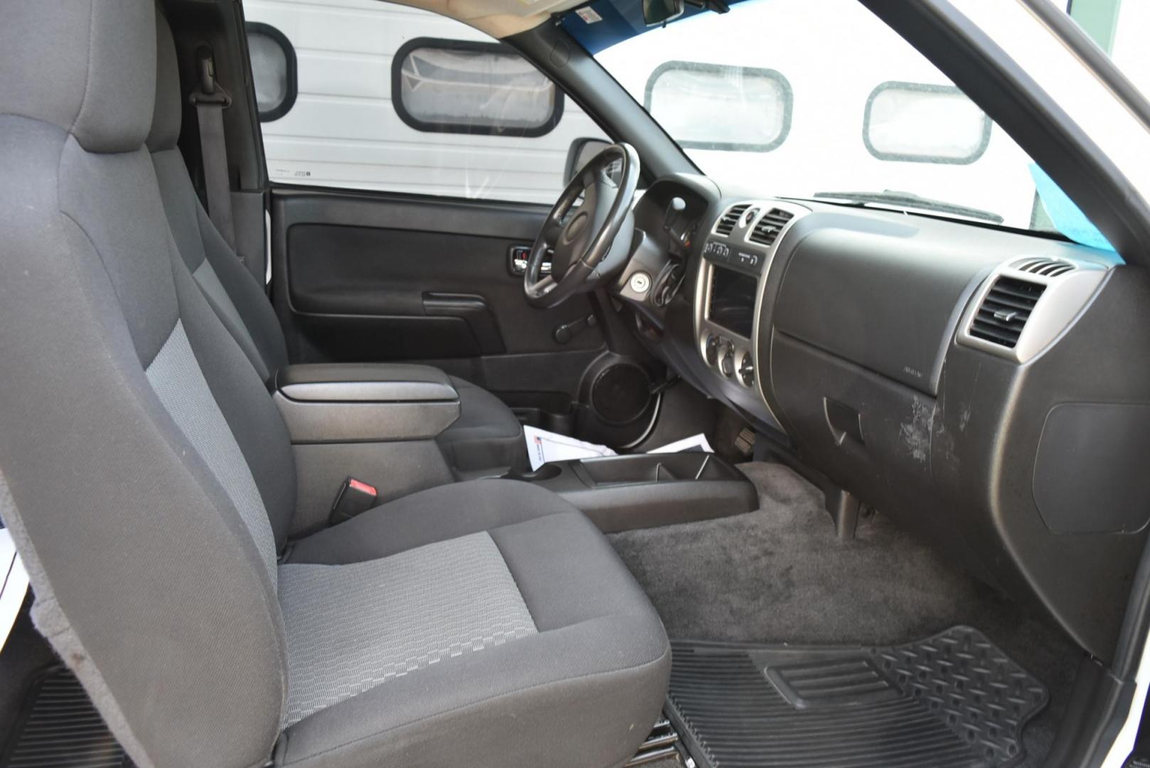 2011 White /Black Chevrolet Coloarado LT (1GCJTCFE4B8) with an 3.7L DOHC 5-CYLINDER SFI engine, 4-Speed Automatic, Electronically Controlled With Overdrive transmission, located at 1600 E Hwy 44, Rapid City, SD, 57703, (605) 716-7878, 44.070232, -103.171410 - Photo#9