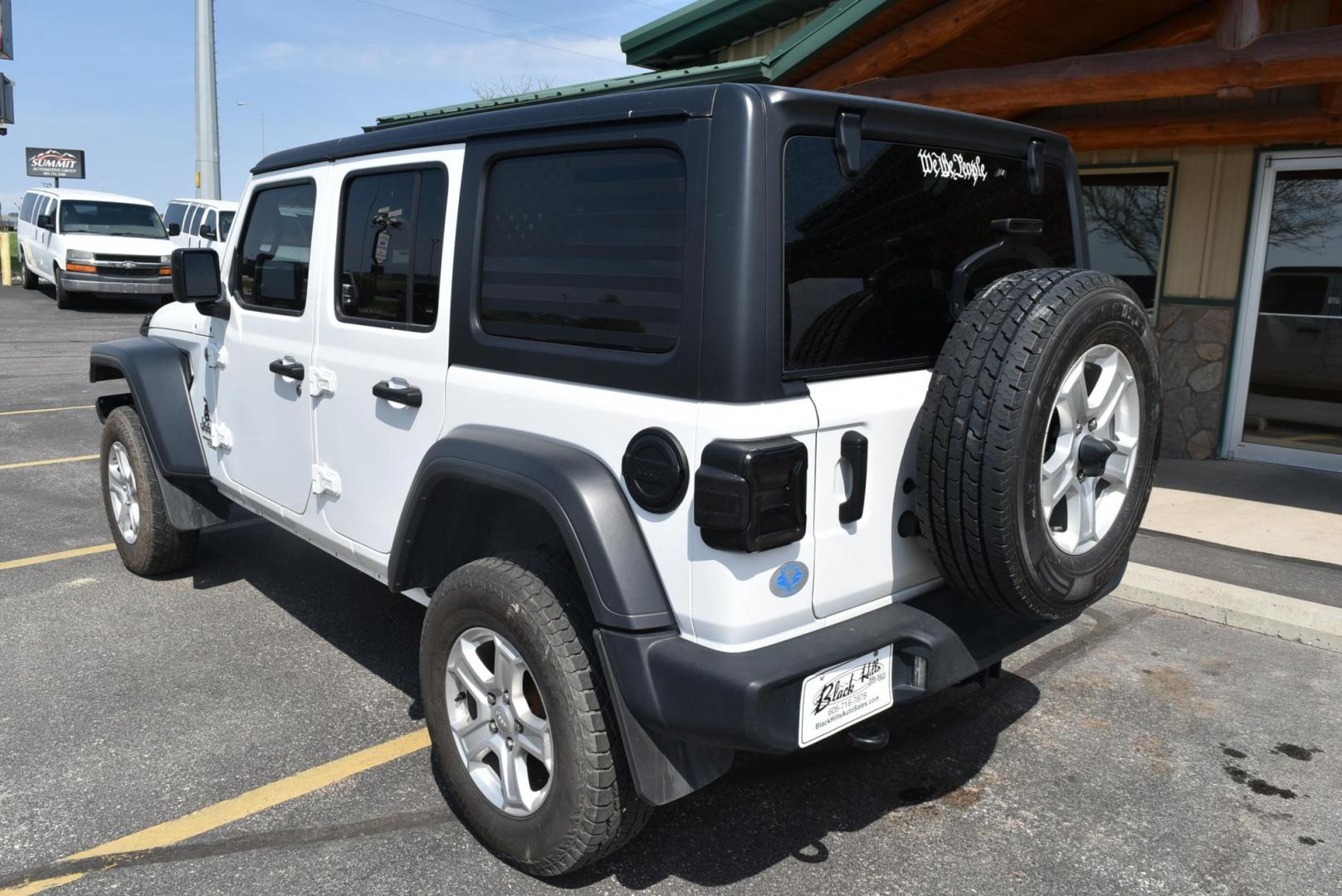 2020 White /Black Jeep Wrangler Sport (1C4HJXDN0LW) with an 2.0L I4 DOHC DI TURBO W/ESS engine, 8-Speed Automatic transmission, located at 1600 E Hwy 44, Rapid City, SD, 57703, (605) 716-7878, 44.070232, -103.171410 - Photo#7