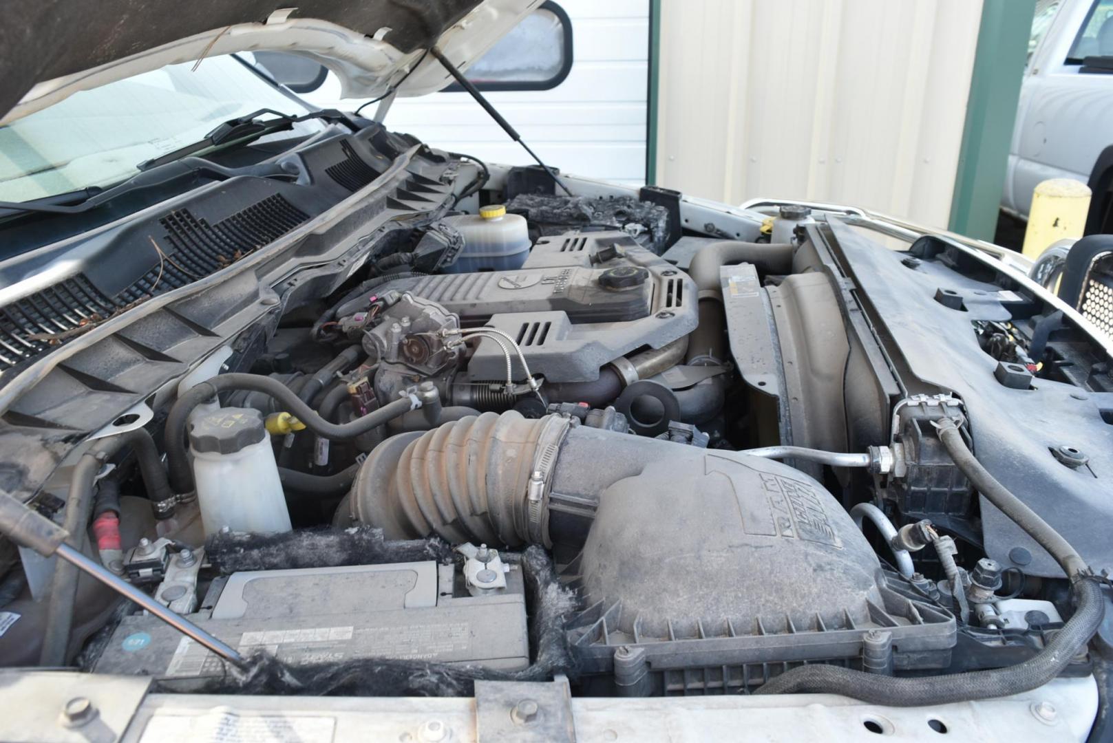 2016 White /Lt Brown Ram 2500 Laramie (3C6UR5FL2GG) with an 6.7L I6 CUMMINS TURBO DIESEL engine, 6-Speed Automatic transmission, located at 1600 E Hwy 44, Rapid City, SD, 57703, (605) 716-7878, 44.070232, -103.171410 - Photo#32