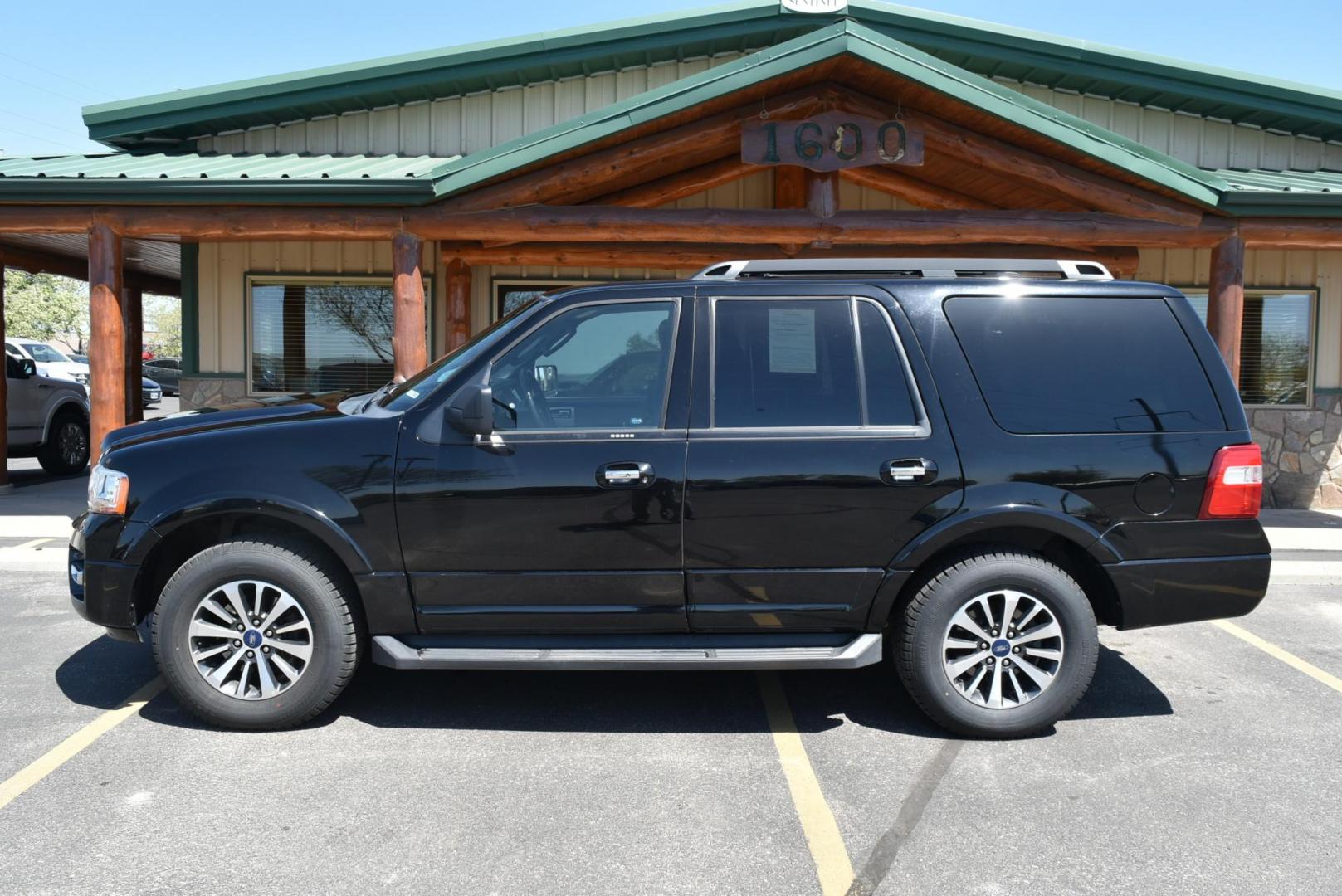 2017 Black /Black Ford Expedition XLT (1FMJU1JT6HE) with an 3.5L EcoBoost V6 engine, 6-Speed Automatic w/SelectShift transmission, located at 1600 E Hwy 44, Rapid City, SD, 57703, (605) 716-7878, 44.070232, -103.171410 - Photo#7