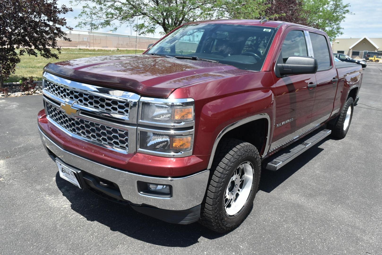 1999 Maroon /Black Chevrolet Silverado 1500 LT (3GCUKREC4EG) with an 5.3L ECOTEC3 V8 With Active Fuel Management, Direct Injection And Variable Valve Timing engine, 6-Speed Automatic, Electronically Controlled transmission, located at 1600 E Hwy 44, Rapid City, SD, 57703, (605) 716-7878, 44.070232, -103.171410 - Photo#2