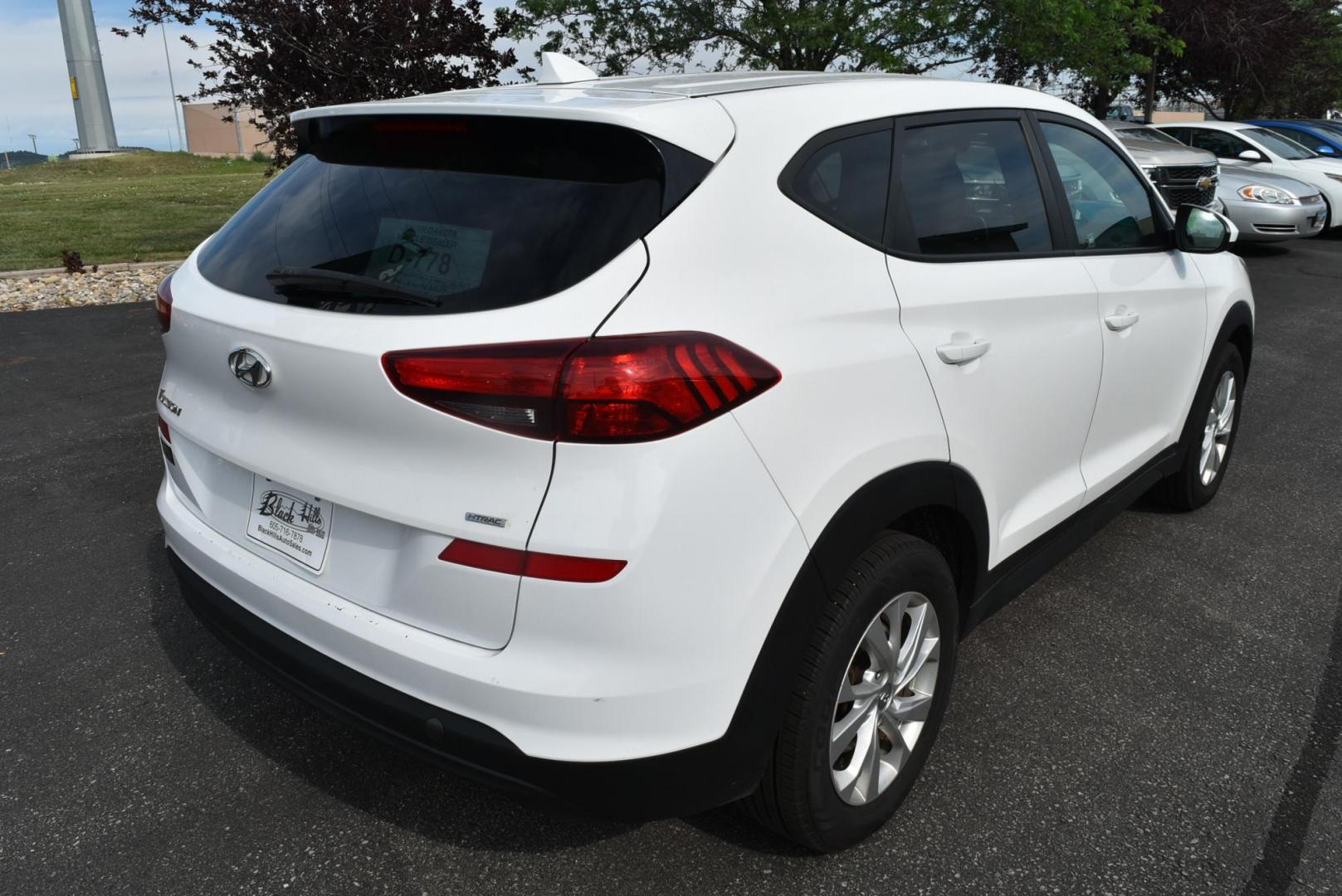 2019 White Hyundai Tucson SE (KM8J2CA4XKU) with an 2.0 L Regular Unleaded I-4 engine, 6 -Speed Automatic w/OD transmission, located at 1600 E Hwy 44, Rapid City, SD, 57703, (605) 716-7878, 44.070232, -103.171410 - Photo#8