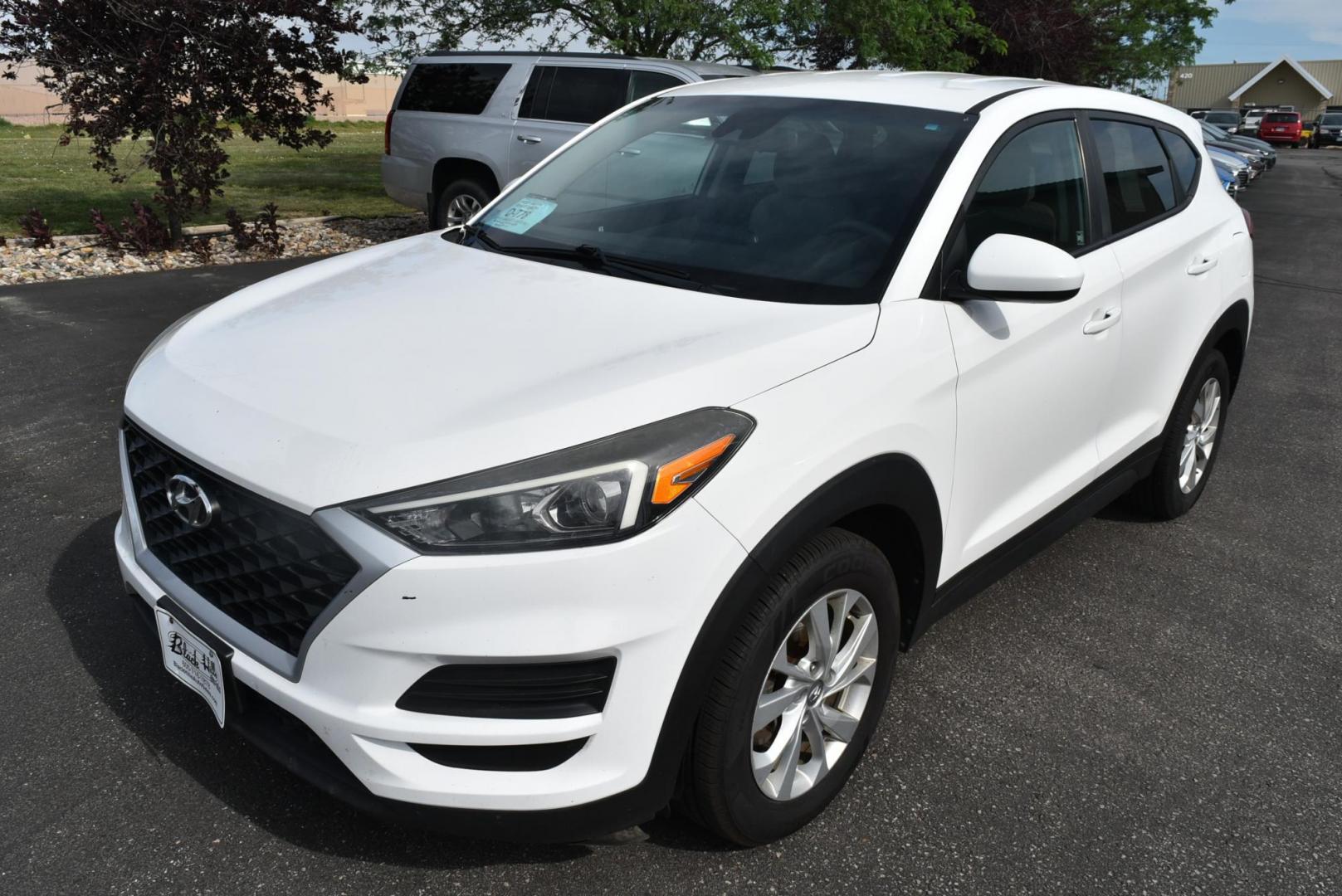 2019 White Hyundai Tucson SE (KM8J2CA4XKU) with an 2.0 L Regular Unleaded I-4 engine, 6 -Speed Automatic w/OD transmission, located at 1600 E Hwy 44, Rapid City, SD, 57703, (605) 716-7878, 44.070232, -103.171410 - Photo#3