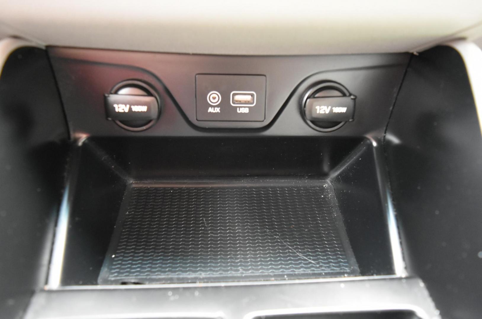 2019 White Hyundai Tucson SE (KM8J2CA4XKU) with an 2.0 L Regular Unleaded I-4 engine, 6 -Speed Automatic w/OD transmission, located at 1600 E Hwy 44, Rapid City, SD, 57703, (605) 716-7878, 44.070232, -103.171410 - Photo#23