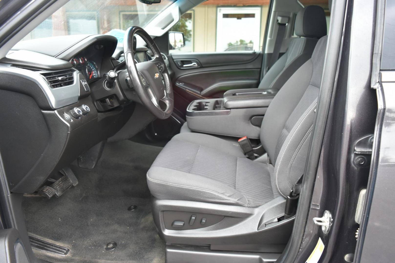 2018 Gray /Black Chevrolet Tahoe LS (1GNSKAECXJR) with an 5.3L V8 OHV 16V engine, 6-Speed Automatic transmission, located at 1600 E Hwy 44, Rapid City, SD, 57703, (605) 716-7878, 44.070232, -103.171410 - Photo#9