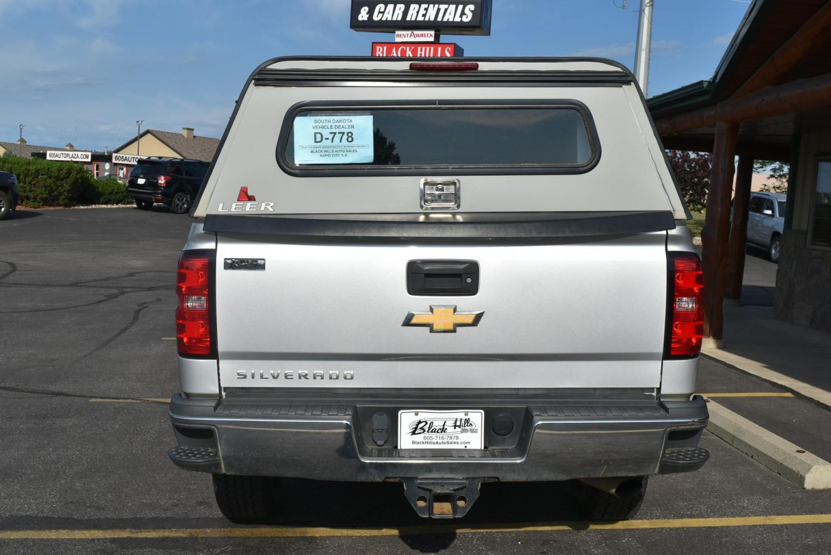 2019 Silver /gray Chevrolet Silverado 2500HD Work Truck Double Cab 4WD (2GC2KREG7K1) with an VORTEC 6.0L VARIABLE VALVE TIMING V8 SFI engine, 6-Speed Automatic, Heavy-Duty, Electronically Controlled transmission, located at 1600 E Hwy 44, Rapid City, SD, 57703, (605) 716-7878, 44.070232, -103.171410 - Photo#6