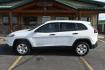 2016 White /Tan Jeep Cherokee Sport 4WD (1C4PJMAB2GW) with an 2.4L L4 DOHC 16V engine, 9-Speed Automatic transmission, located at 1600 E Hwy 44, Rapid City, SD, 57703, (605) 716-7878, 44.070232, -103.171410 - Photo#4