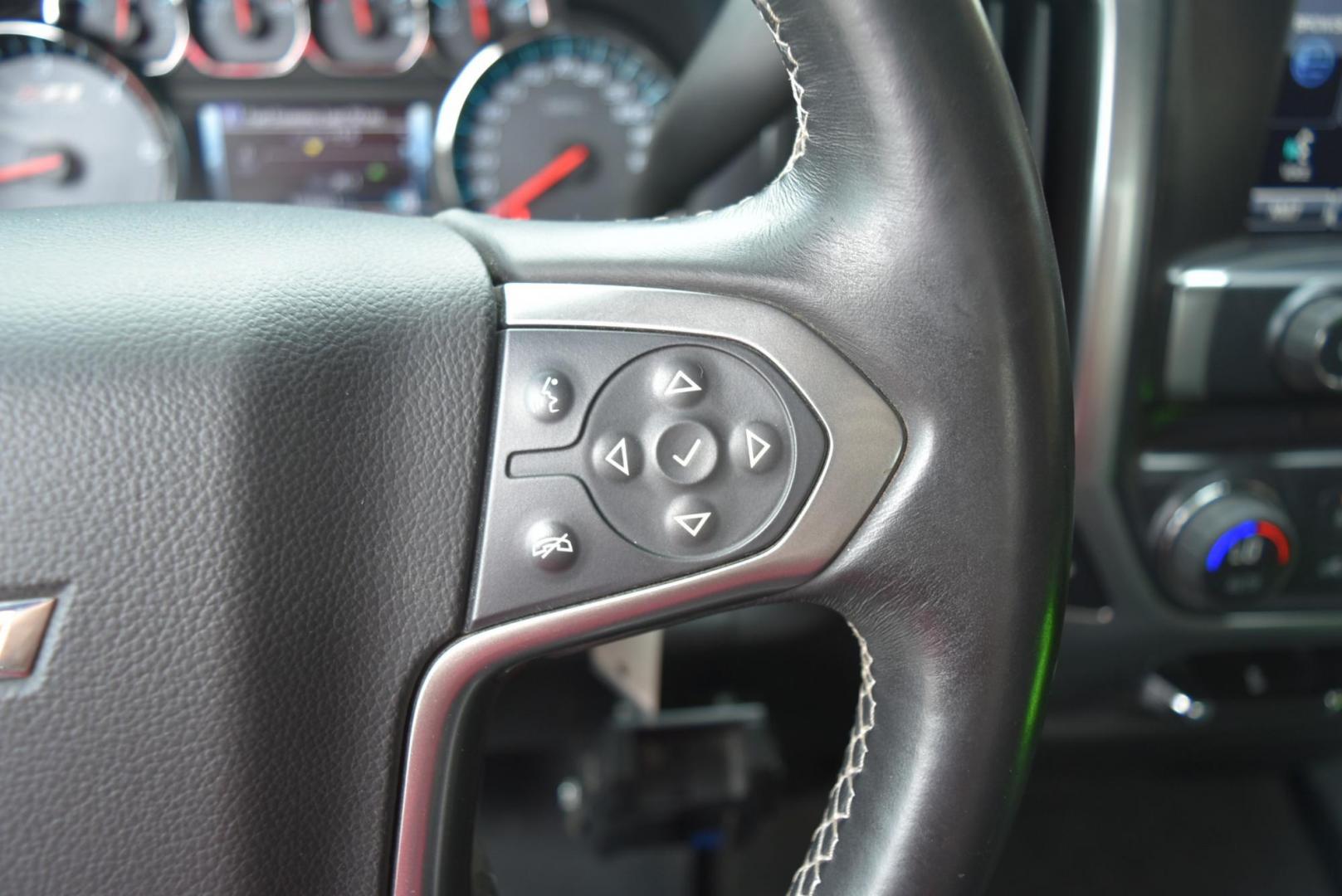 2014 Red /black Chevrolet Silverado 1500 1LT Double Cab 4WD (1GCVKREC1EZ) with an 5.3L V8 OHV 16V engine, 6-Speed Automatic transmission, located at 1600 E Hwy 44, Rapid City, SD, 57703, (605) 716-7878, 44.070232, -103.171410 - very nice local trade in, Double cab with 4 doors - Photo#19