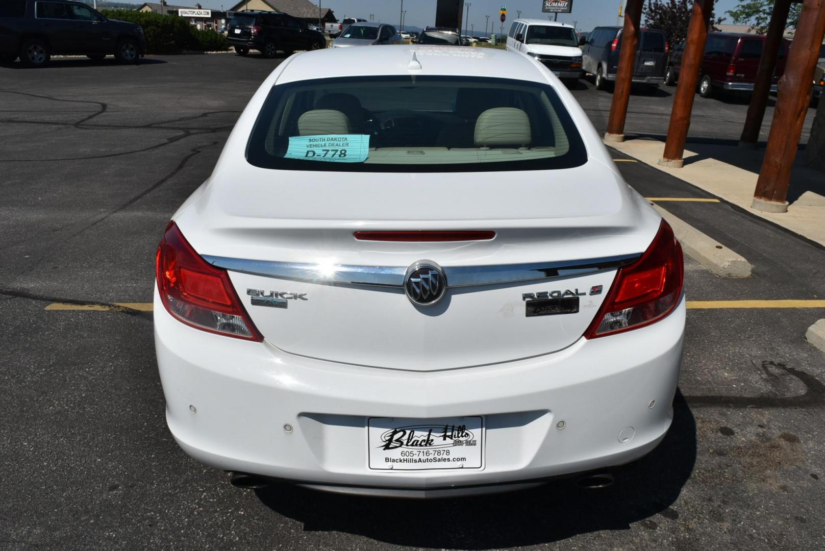 2011 White Buick Regal CXL Turbo - 2XT (W04GW5EV6B1) with an 2.2L L4 DOHC 16V TURBO engine, 6-Speed Automatic, Aisin Warner, Electronically Controlled With Overdrive transmission, located at 1600 E Hwy 44, Rapid City, SD, 57703, (605) 716-7878, 44.070232, -103.171410 - Photo#7