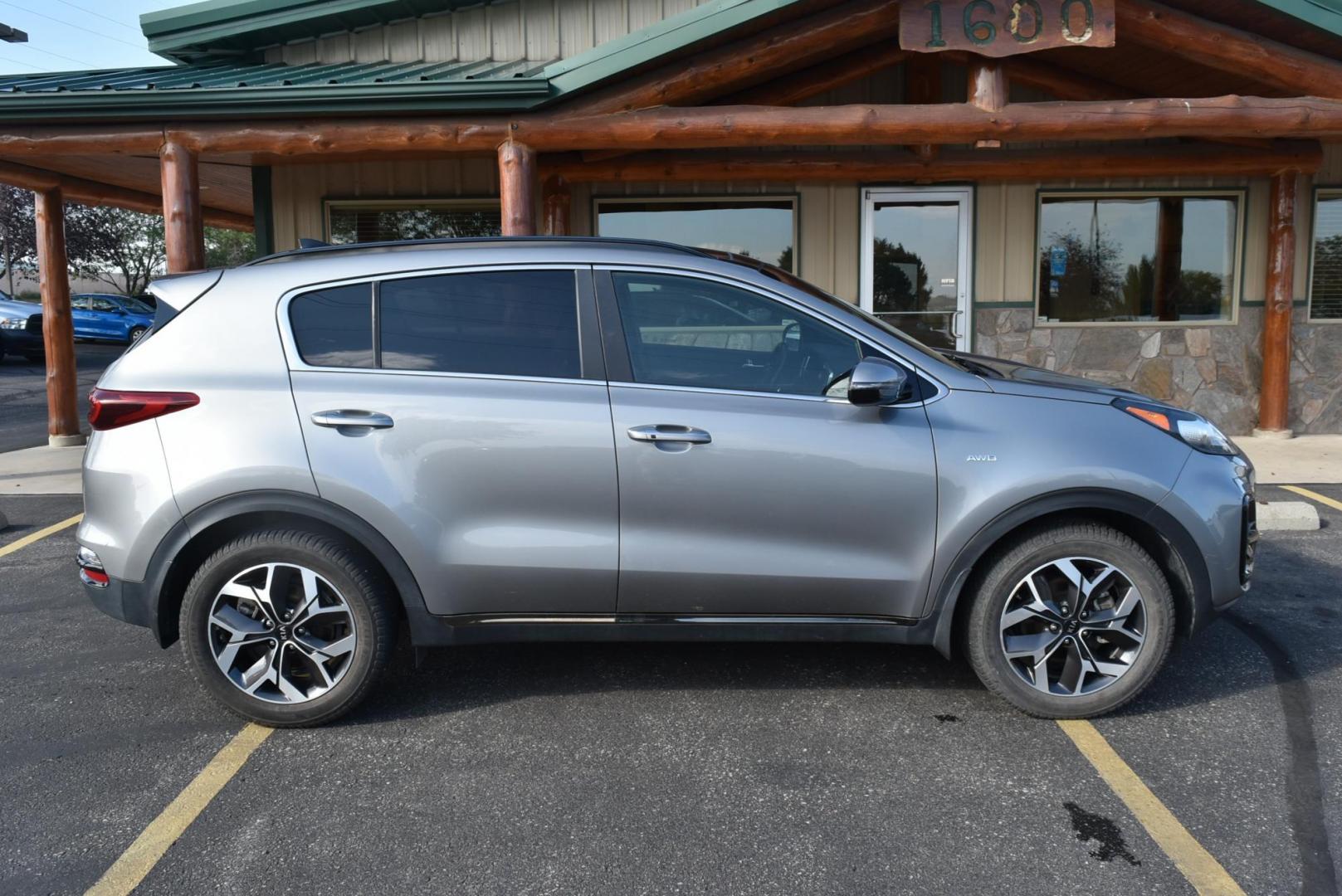 2020 Gray /Black Kia Sportage S (KNDP6CACXL7) with an 2.4L 4 Cyl engine, 6-Speed Automatic w/ Overdrive transmission, located at 1600 E Hwy 44, Rapid City, SD, 57703, (605) 716-7878, 44.070232, -103.171410 - Very nice local unit, Leather , Moonroof, fully loaded - Photo#5