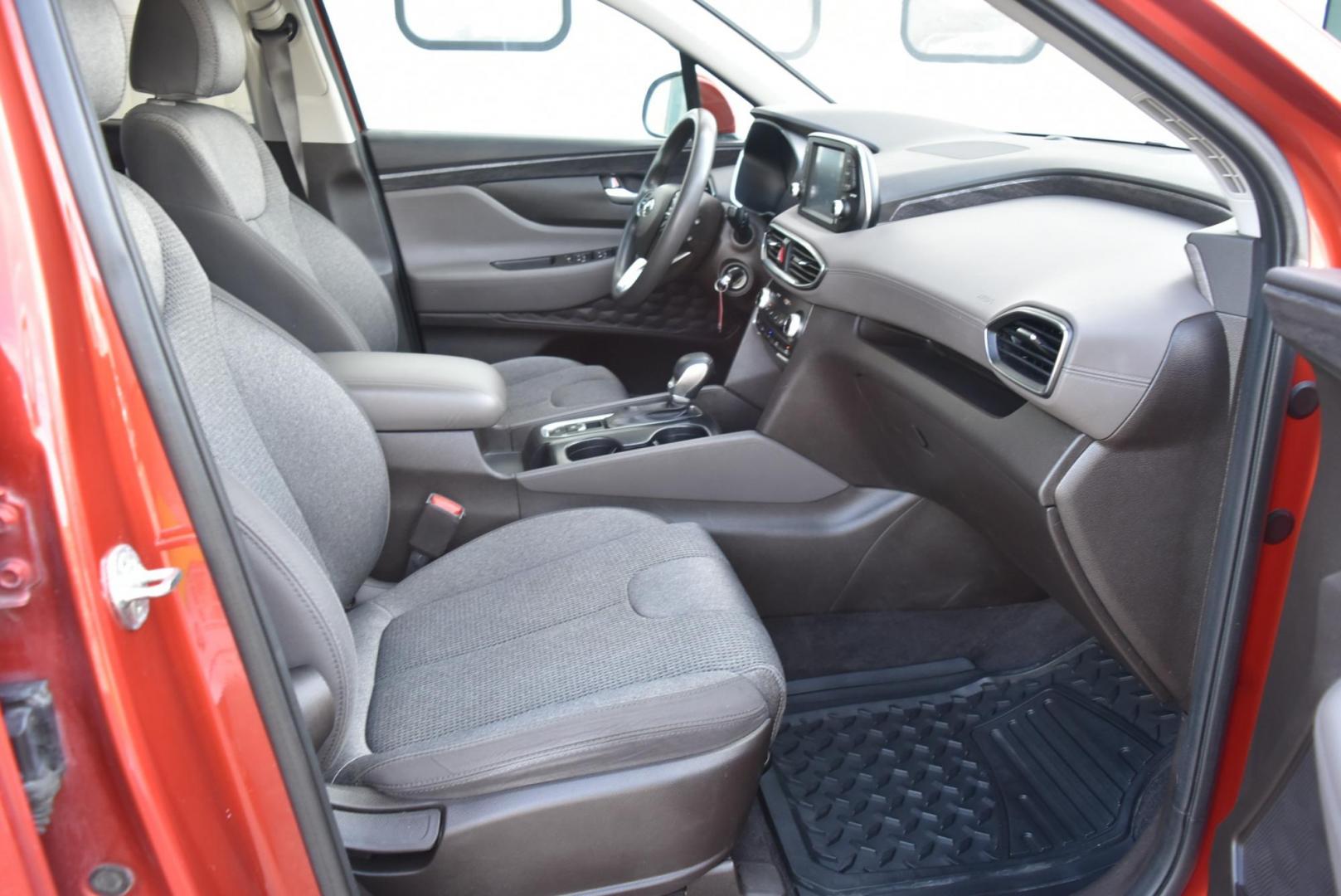 2020 Orange /Black Hyundai Santa Fe SE (5NMS2CAD7LH) with an 2.4L L4 DOHC 16V engine, 8-Speed Automatic w/ Overdrive transmission, located at 1600 E Hwy 44, Rapid City, SD, 57703, (605) 716-7878, 44.070232, -103.171410 - Photo#10