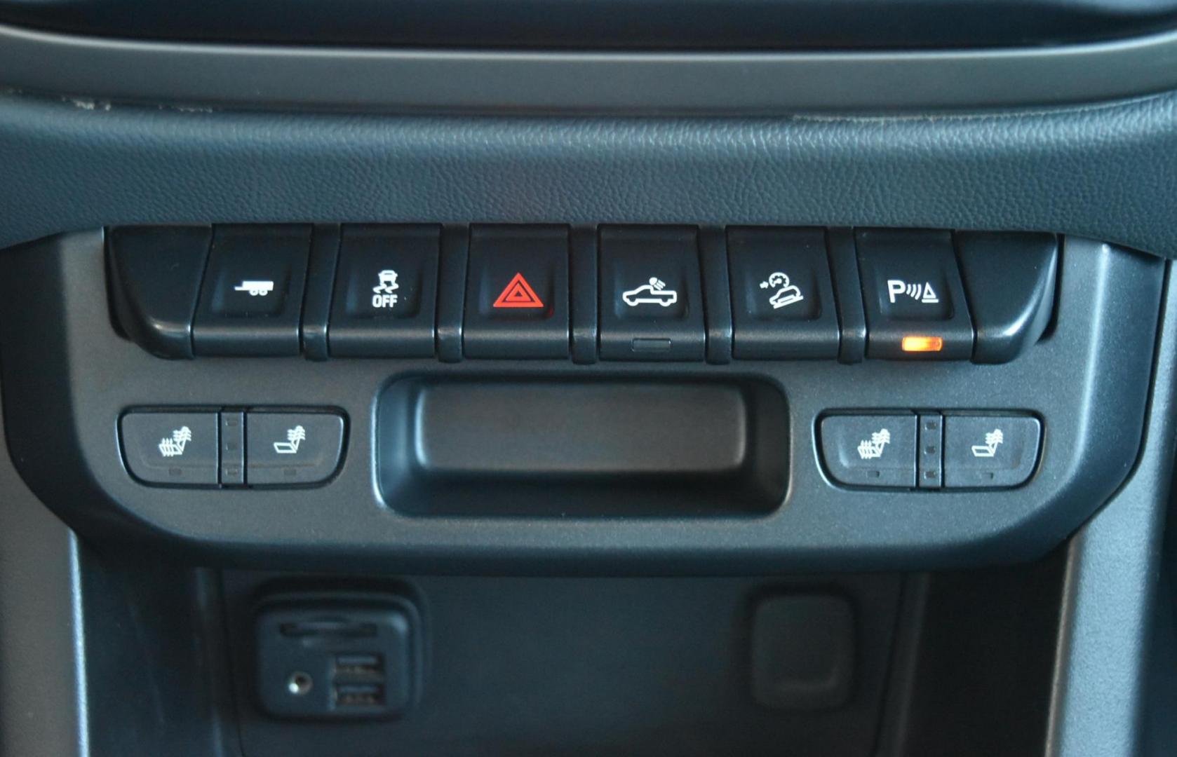 2019 Black /Black Chevrolet Colorado Z-71 (1GCGTDEN6K1) with an 3.6L DI DOHC V6 VVT engine, 8-Speed Automatic transmission, located at 1600 E Hwy 44, Rapid City, SD, 57703, (605) 716-7878, 44.070232, -103.171410 - Photo#24