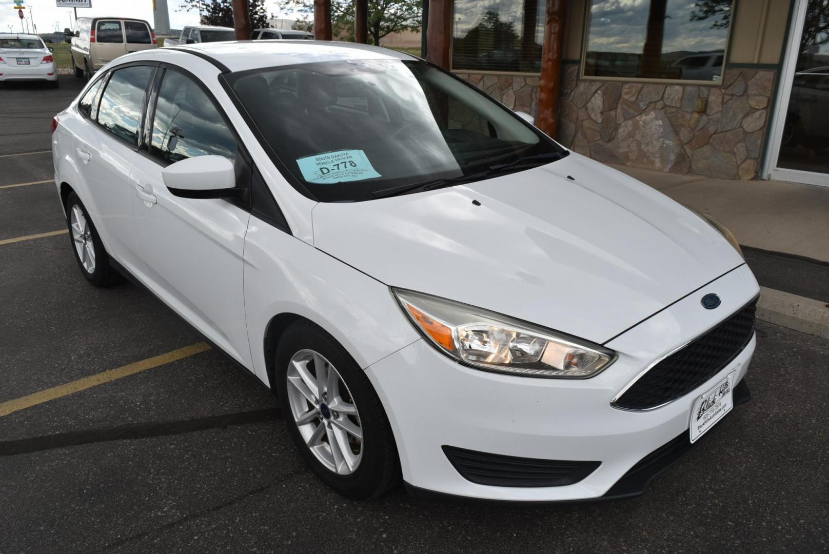 2018 Ford Focus SE - Photo 2