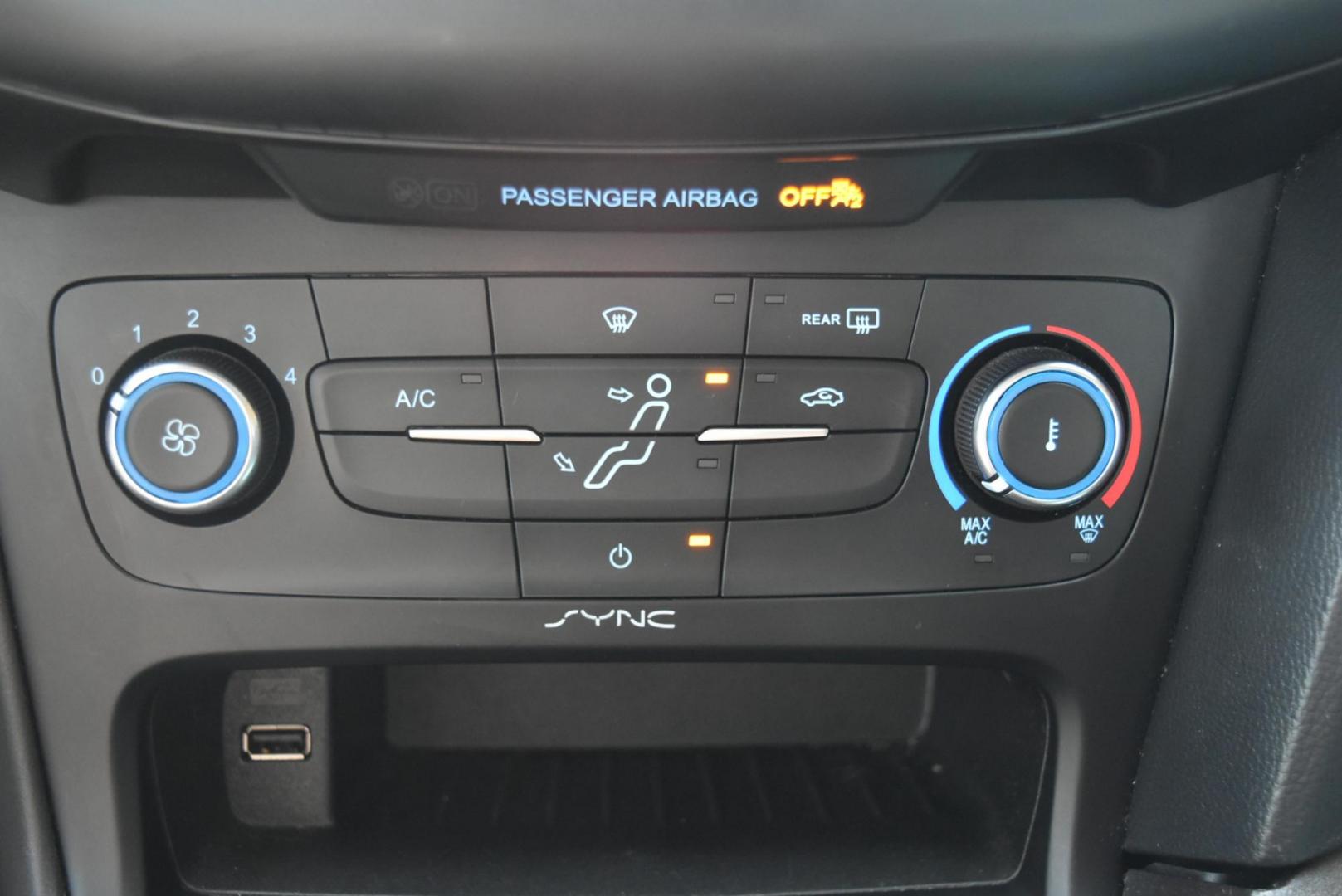 2018 Ford Focus SE - Photo 22
