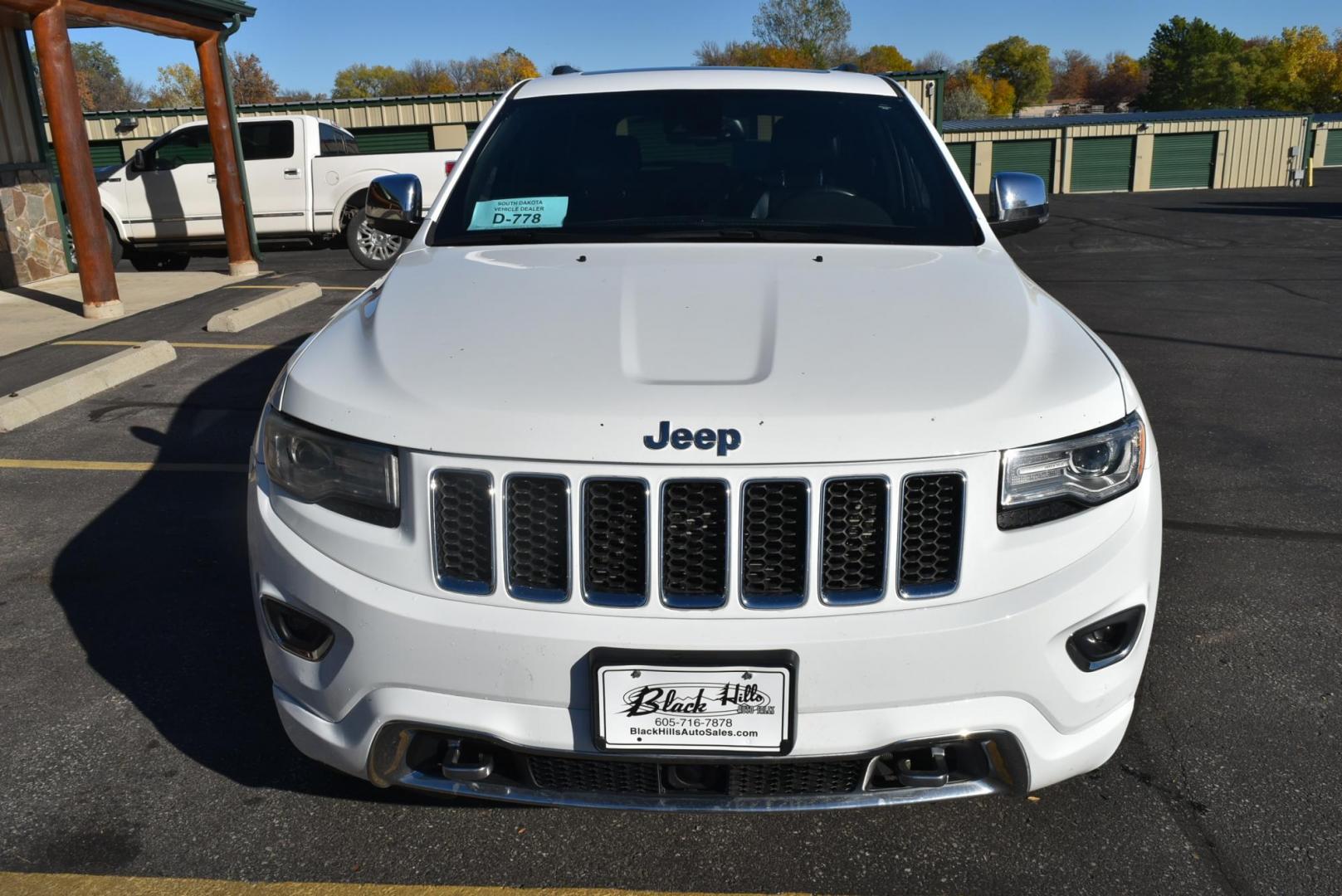 2015 White /Black Jeep Grand Cherokee Overland (1C4RJFCG8FC) with an 3.6L V6 DOHC 24V engine, 8-Speed Automatic transmission, located at 1600 E Hwy 44, Rapid City, SD, 57703, (605) 716-7878, 44.070232, -103.171410 - Photo#2