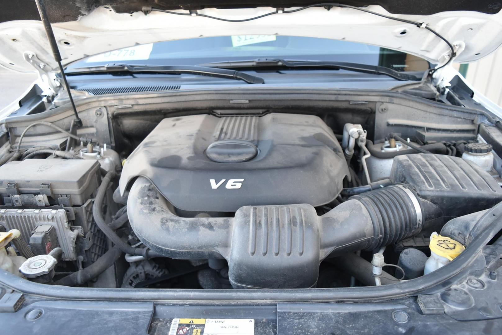 2015 White /Black Jeep Grand Cherokee Overland (1C4RJFCG8FC) with an 3.6L V6 DOHC 24V engine, 8-Speed Automatic transmission, located at 1600 E Hwy 44, Rapid City, SD, 57703, (605) 716-7878, 44.070232, -103.171410 - Photo#38