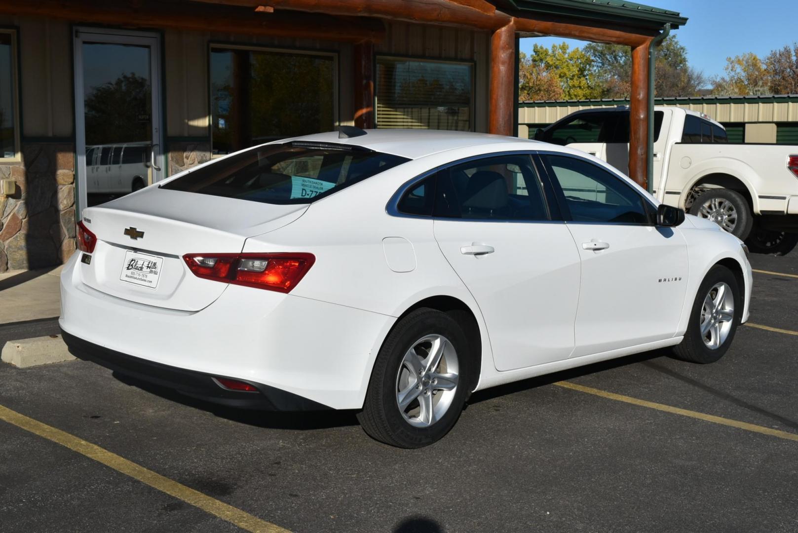 2020 White /Black Chevrolet Malibu 1FL (1G1ZC5ST8LF) with an 1.5L L4 DOHC 16V engine, 6-Speed Automatic transmission, located at 1600 E Hwy 44, Rapid City, SD, 57703, (605) 716-7878, 44.070232, -103.171410 - Photo#6