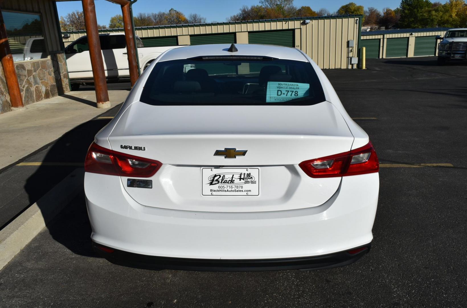 2020 White /Black Chevrolet Malibu 1FL (1G1ZC5ST8LF) with an 1.5L L4 DOHC 16V engine, 6-Speed Automatic transmission, located at 1600 E Hwy 44, Rapid City, SD, 57703, (605) 716-7878, 44.070232, -103.171410 - Photo#7