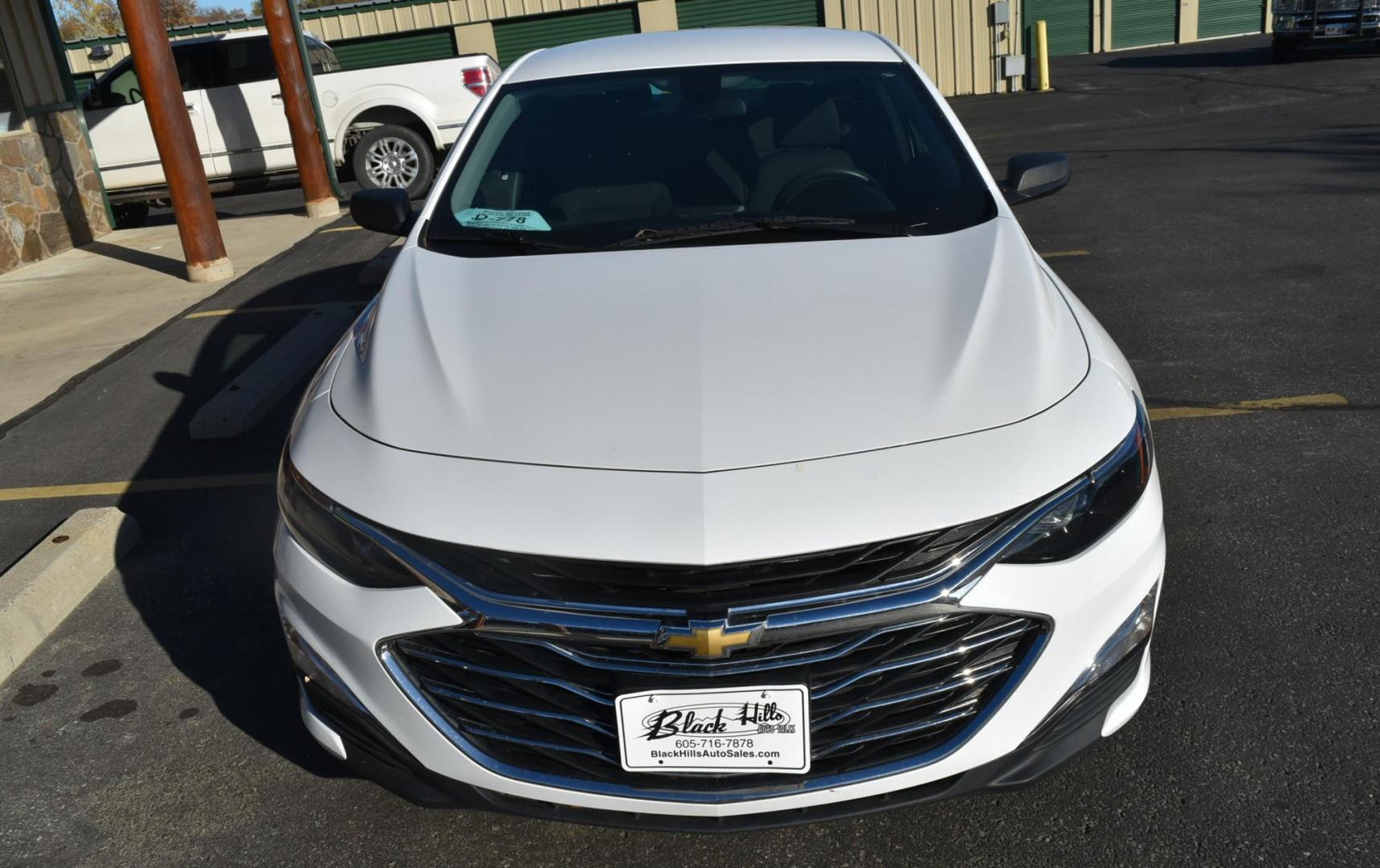 2020 White /Black Chevrolet Malibu 1FL (1G1ZC5ST8LF) with an 1.5L L4 DOHC 16V engine, 6-Speed Automatic transmission, located at 1600 E Hwy 44, Rapid City, SD, 57703, (605) 716-7878, 44.070232, -103.171410 - Photo#2