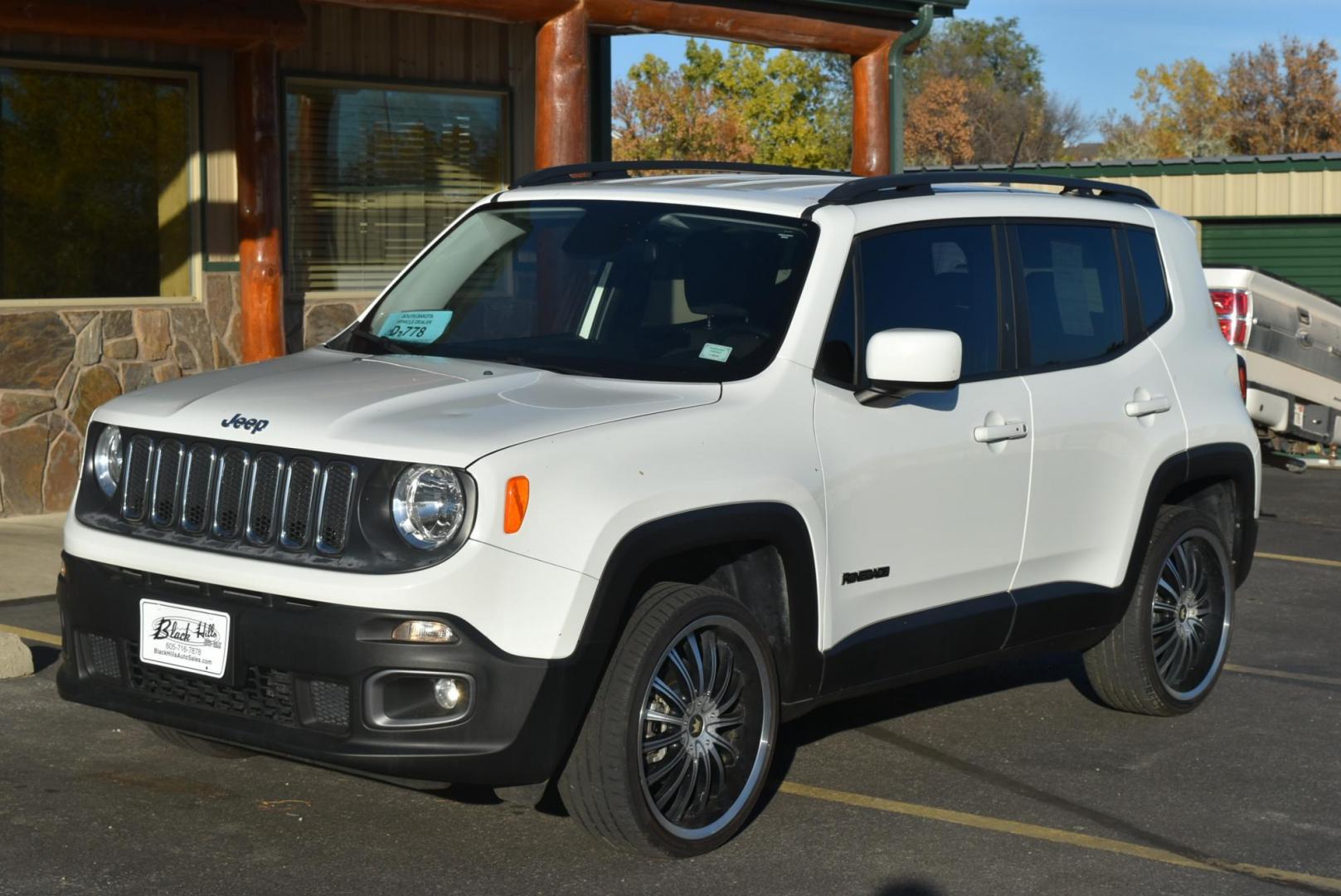 2017 White /Black Jeep Renegade Latitude (ZACCJBBB0HP) with an 2.4L L4 DOHC 16V engine, Automatic transmission, located at 1600 E Hwy 44, Rapid City, SD, 57703, (605) 716-7878, 44.070232, -103.171410 - Photo#3