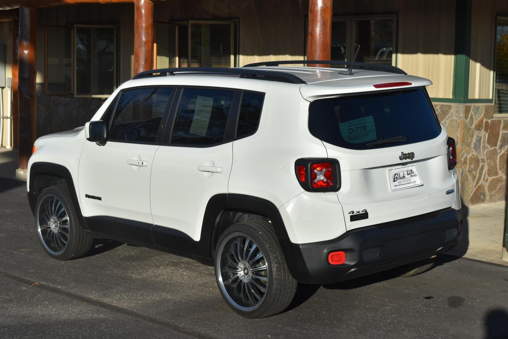2017 White /Black Jeep Renegade Latitude (ZACCJBBB0HP) with an 2.4L L4 DOHC 16V engine, Automatic transmission, located at 1600 E Hwy 44, Rapid City, SD, 57703, (605) 716-7878, 44.070232, -103.171410 - Photo#6