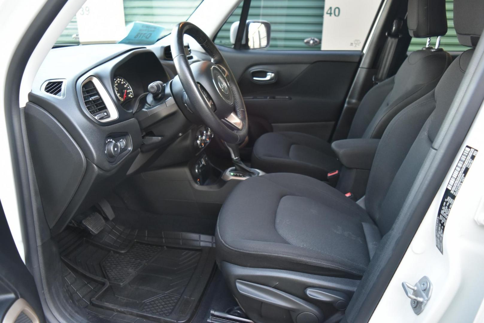 2017 White /Black Jeep Renegade Latitude (ZACCJBBB0HP) with an 2.4L L4 DOHC 16V engine, Automatic transmission, located at 1600 E Hwy 44, Rapid City, SD, 57703, (605) 716-7878, 44.070232, -103.171410 - Photo#9