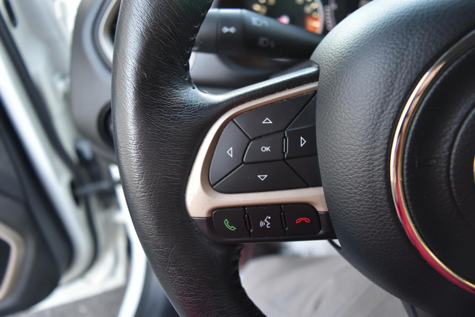 2017 White /Black Jeep Renegade Latitude (ZACCJBBB0HP) with an 2.4L L4 DOHC 16V engine, Automatic transmission, located at 1600 E Hwy 44, Rapid City, SD, 57703, (605) 716-7878, 44.070232, -103.171410 - Photo#16