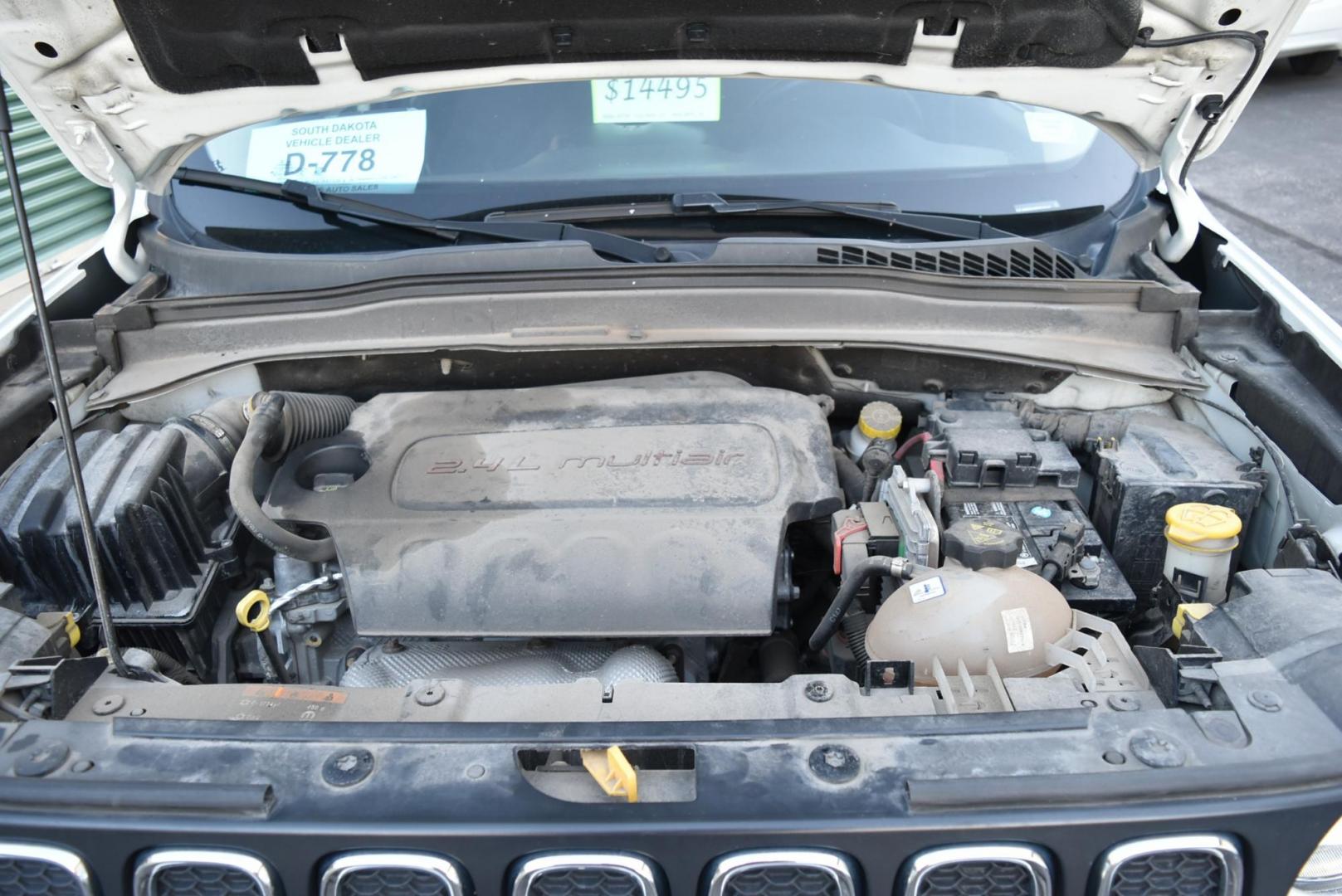 2017 White /Black Jeep Renegade Latitude (ZACCJBBB0HP) with an 2.4L L4 DOHC 16V engine, Automatic transmission, located at 1600 E Hwy 44, Rapid City, SD, 57703, (605) 716-7878, 44.070232, -103.171410 - Photo#26